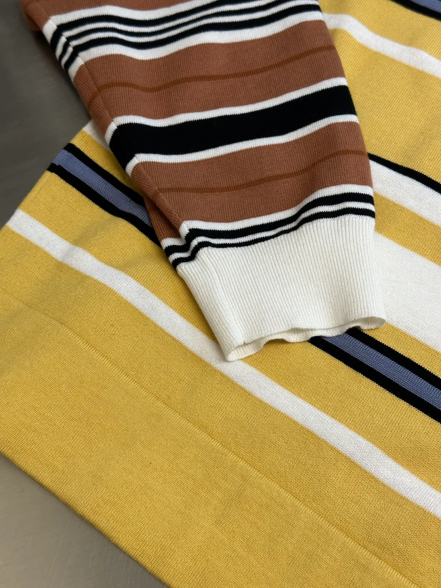 🅿️472 Celine loose fit contrast striped POLO shirt with TRIOMPHE embroidery, loose fit, dropped shoulder design, ribbed trim, 3 mother-of-pearl buttons engraved with CELINE size: s m l