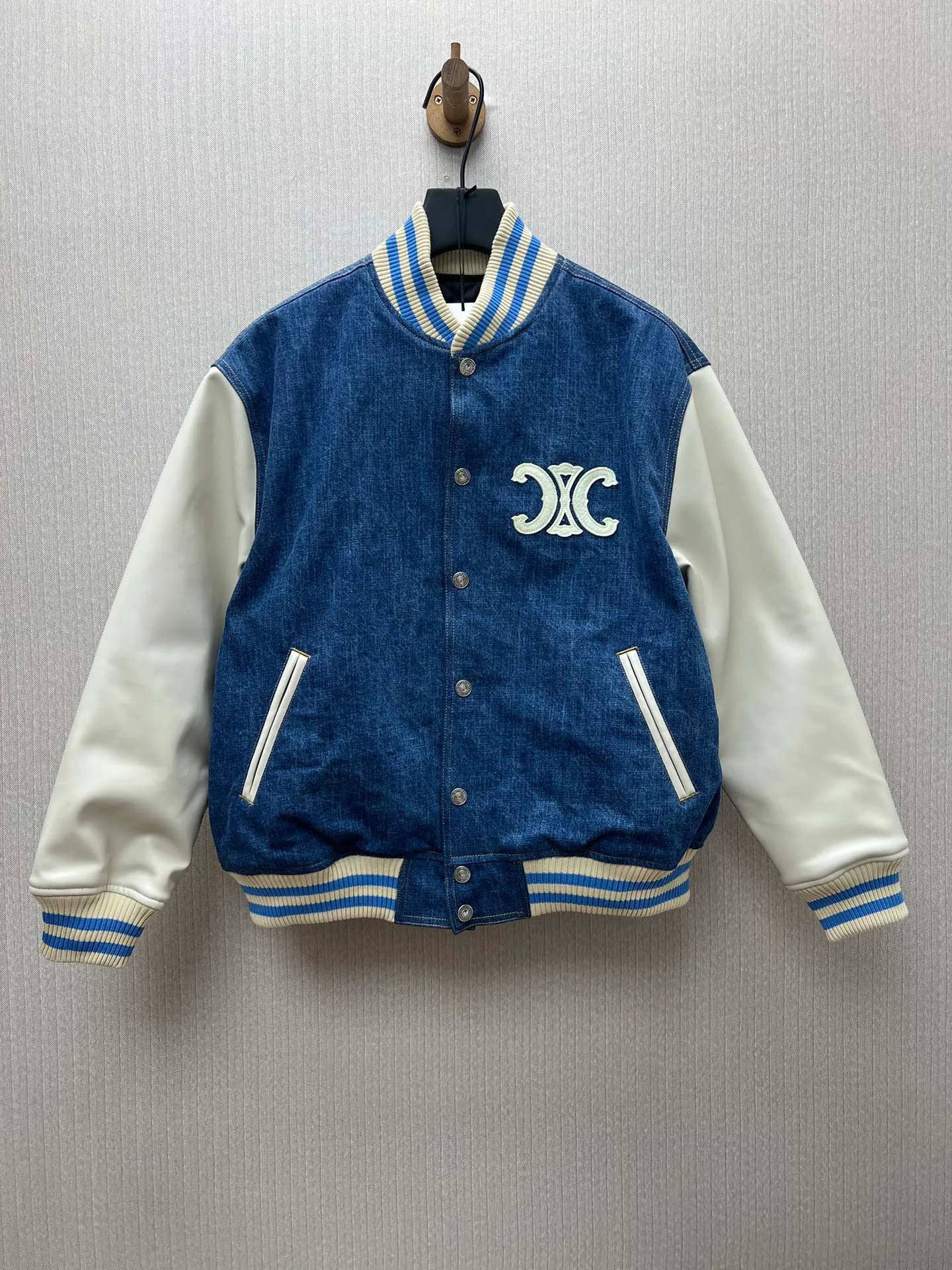 🅿️750 Celine 25ssTRIOMPHE TRAIL washed denim loose baseball jacket high version code number: S.M.L.XL.