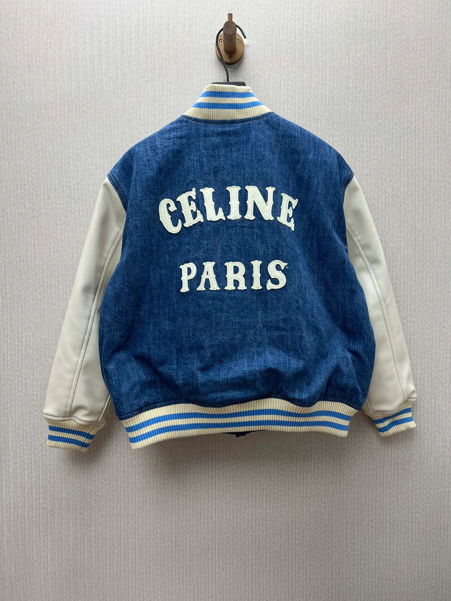 🅿️750 Celine 25ssTRIOMPHE TRAIL washed denim loose baseball jacket high version code number: S.M.L.XL.