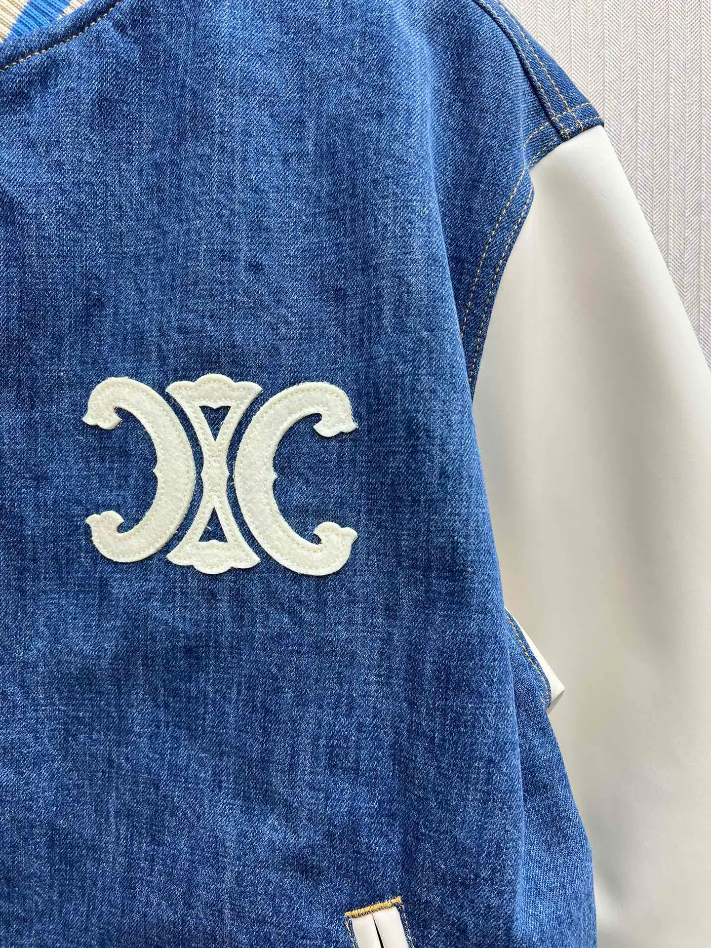 🅿️750 Celine 25ssTRIOMPHE TRAIL washed denim loose baseball jacket high version code number: S.M.L.XL.