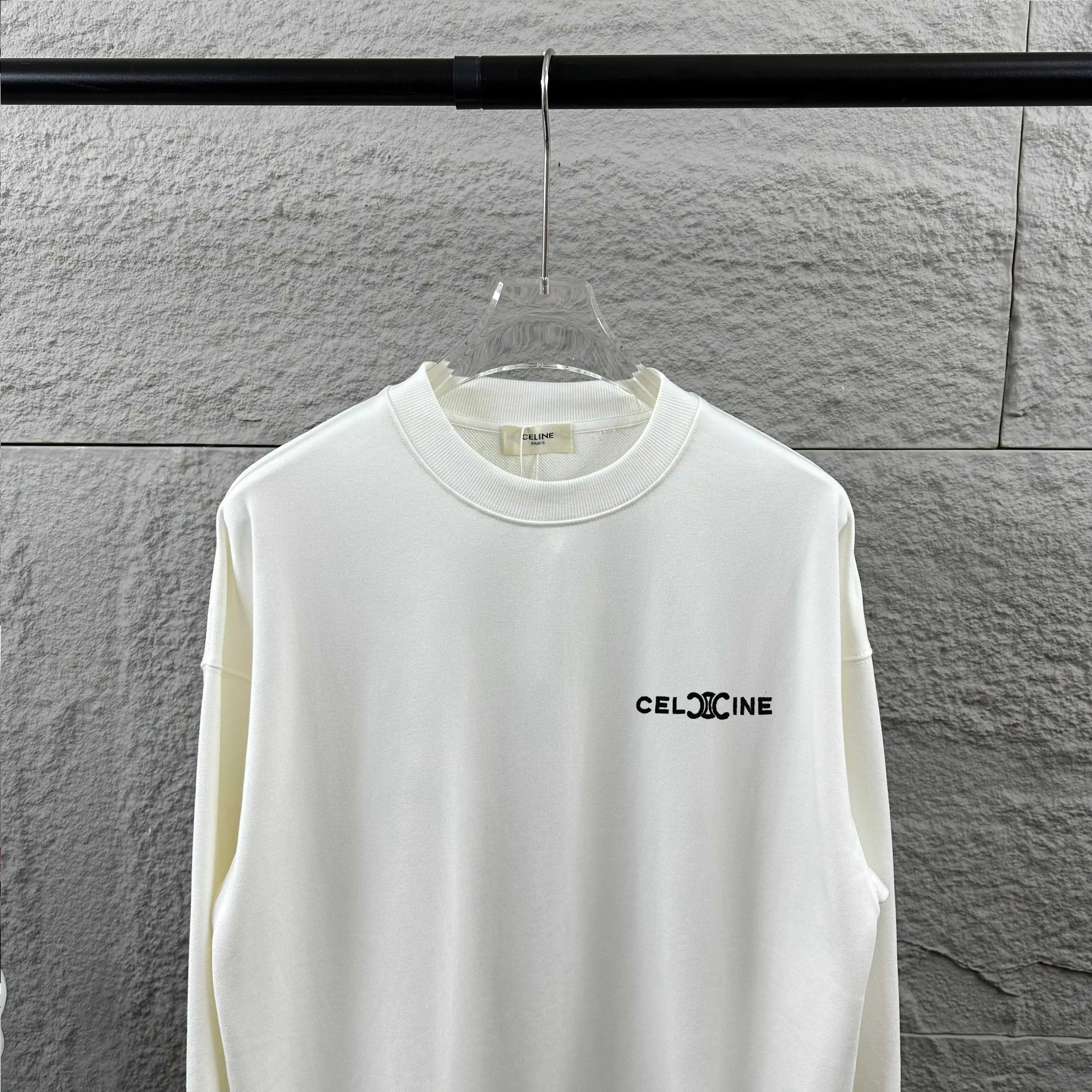 🅿️250 Celi*ne Celin Celin 2025 early autumn and winter new style Three-dimensional simple black and white embroidery personalized logo Customized terry fabric Long-sleeved round neck sweatshirt Uniform for men and women Size: S (90-130 catties) M (120-150 catties) L (140-165 catties) XL (160-180 catties) XXL (180-210 pounds) Color: black white