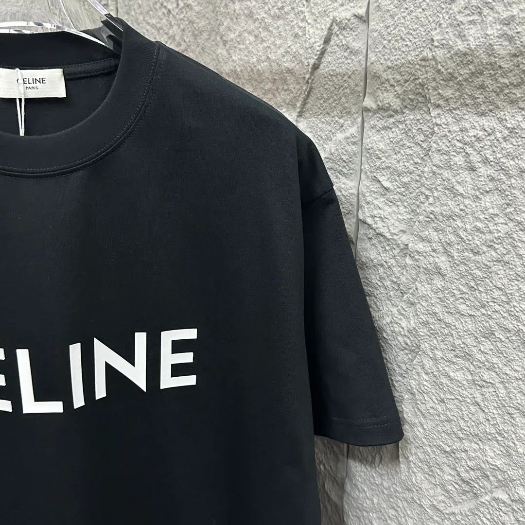 🅿️190 Celine* Celine 2025 Spring and Summer Style Simple letters three-dimensional silicone personalized logo Customized double yarn plain cotton fabric Short-sleeved T-shirt Unisex Size: S (90-130 catties) M (120-150 catties) L (140-165 catties) XL (160-180 catties) XXL (180-210 catties) Color: black white light pink