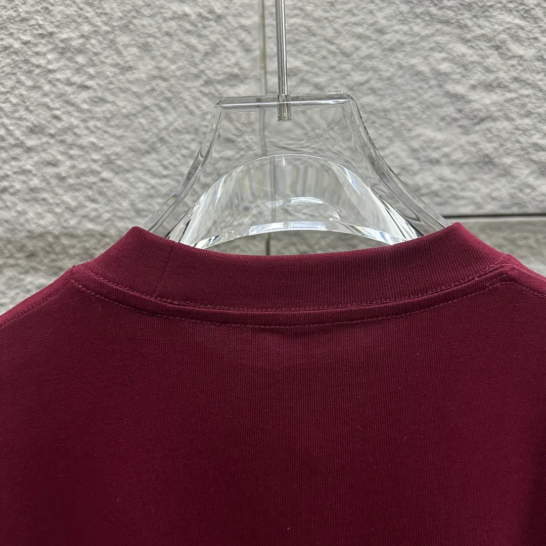 🅿️180 Celi* Celine 2025 Spring and Summer Style Simple letter small embroidery personalized logo Customized double yarn plain cotton fabric Short-sleeved T-shirt Uniform for men and women Color: Black White Angora Red Floral Gray Size: S (90-130 catties) M (120-150 catties) L (140-165 catties) XL (160-180 catties) XXL (180-210 pounds)