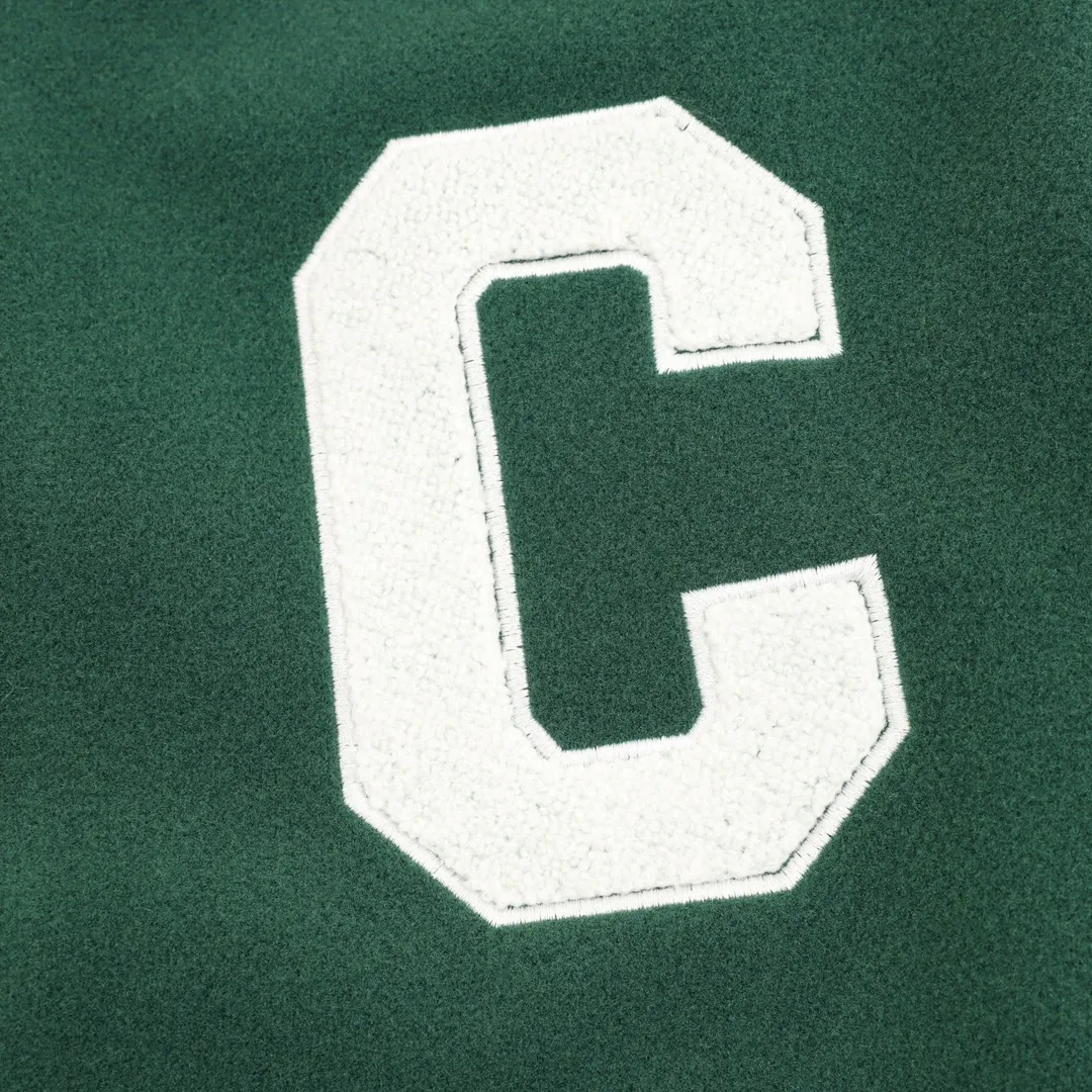 🅿️570 CELINE/Celine Big C patchwork embroidered baseball jacket jacket Warm reminder: It is recommended to hand wash or dry clean! ! This year is particularly popular. Baseball uniform jackets are available at all levels on the market (you must compare the details). The most powerful quality control. Baseball uniforms have been produced and researched for 7 years. The details are exquisite. With it, you will be the most handsome boy in the world. The fully painted four-button buckle (button with LOGO), the fabric is customized for more than a month. It is not ready-made in the market. It is made of wool blend, custom-woven and dyed. It has high color fastness. It is recommended to hand wash or dry clean for the first time. "Custom-woven knitted rib at the hem", the lining is made of silky and delicate cupro fiber material, which can be worn directly next to the body. It is extremely comfortable, a heavyweight item, purchase version! Size：XS-L