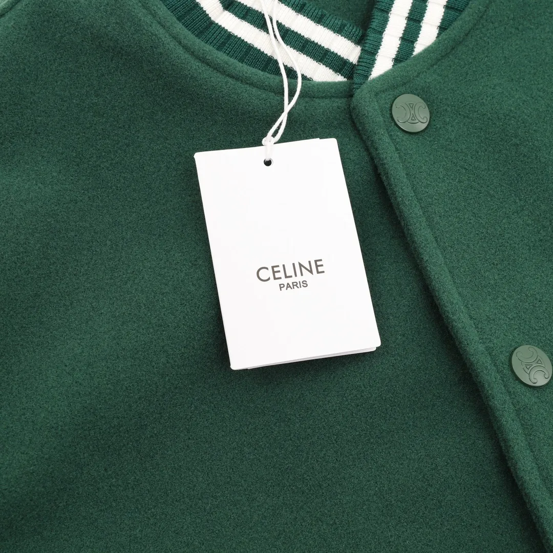 🅿️570 CELINE/Celine Big C patchwork embroidered baseball jacket jacket Warm reminder: It is recommended to hand wash or dry clean! ! This year is particularly popular. Baseball uniform jackets are available at all levels on the market (you must compare the details). The most powerful quality control. Baseball uniforms have been produced and researched for 7 years. The details are exquisite. With it, you will be the most handsome boy in the world. The fully painted four-button buckle (button with LOGO), the fabric is customized for more than a month. It is not ready-made in the market. It is made of wool blend, custom-woven and dyed. It has high color fastness. It is recommended to hand wash or dry clean for the first time. "Custom-woven knitted rib at the hem", the lining is made of silky and delicate cupro fiber material, which can be worn directly next to the body. It is extremely comfortable, a heavyweight item, purchase version! Size：XS-L