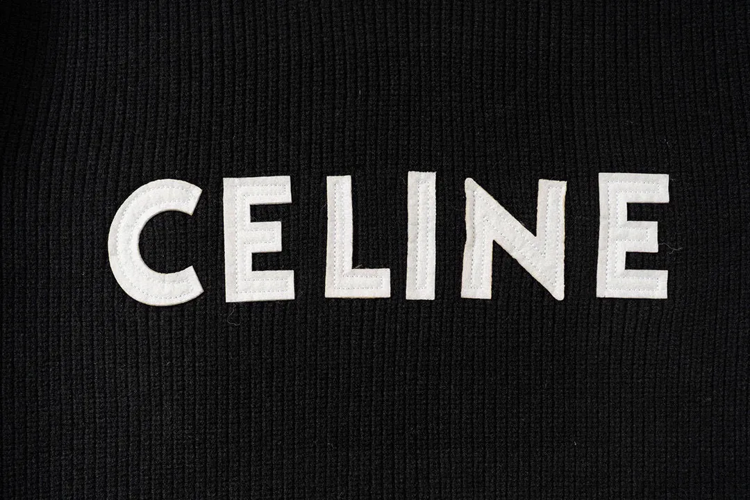 🅿️340 CELINE autumn and winter monogram round neck knitted sweater. Fabric: imported wool, hand-cuffed/feeling soft, smooth and comfortable. Jacquard: Large letters Accessories: Main label, washed label and hang tag all customized. Size: S-L