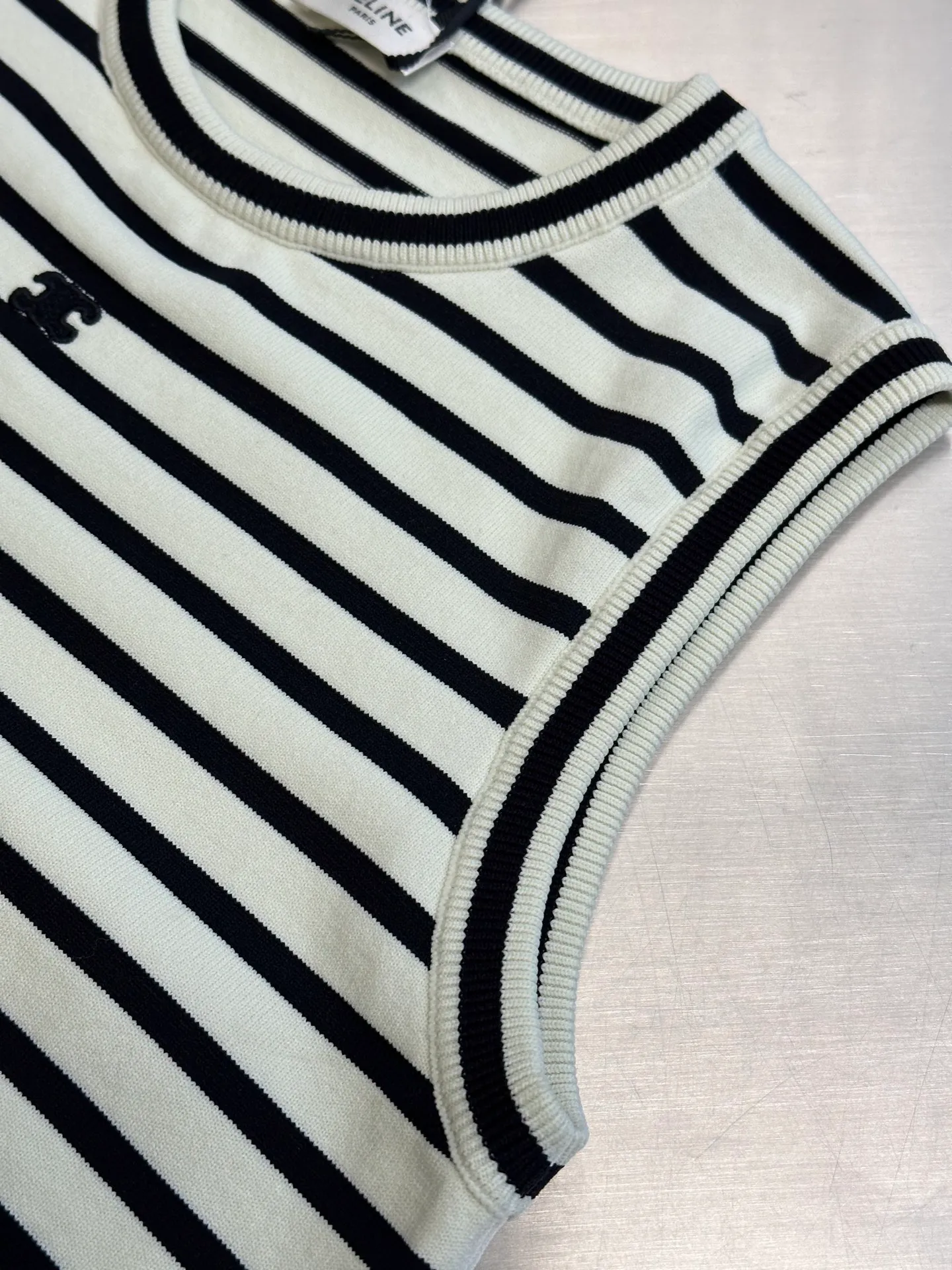 🅿️400 Celine striped knitted vest with TRIOMPHE patch, classic fit and ribbed trim.  size：s m l