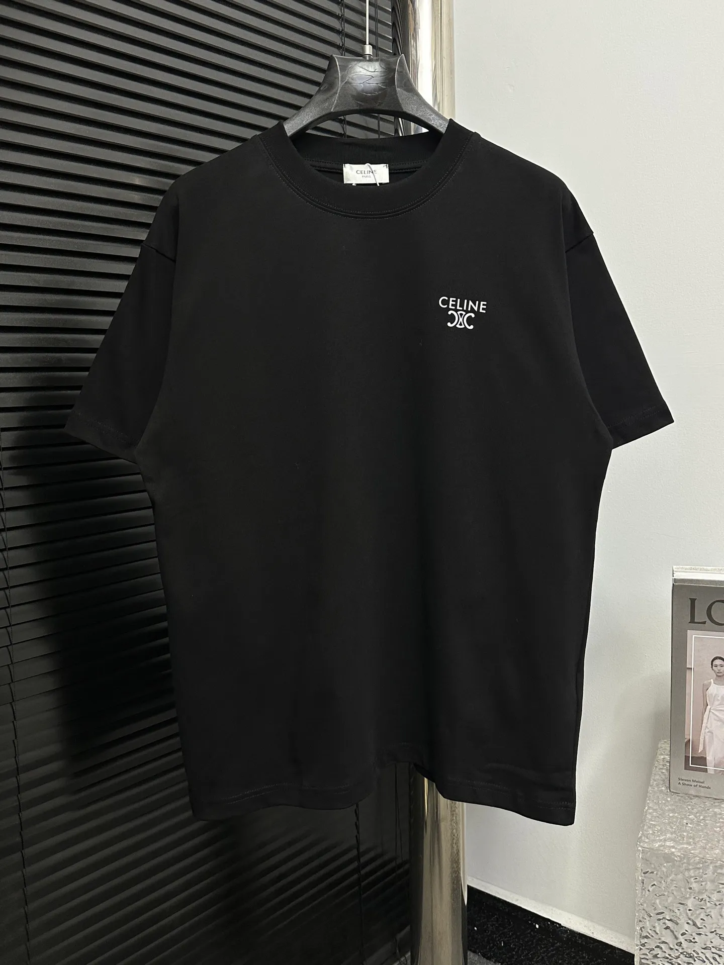 🅿️170 [CELINE] Celine 24ss letter logo short-sleeved T-shirt. Pure cotton double yarn jersey fabric, custom-dyed in the same vat, special thickened 32 pieces, double-strand 1×1 rib, double-needle sewing and cross-stitch technology, original main mark, washed tag, moisture-proof paper packaging, color: black, white, size: XS-L