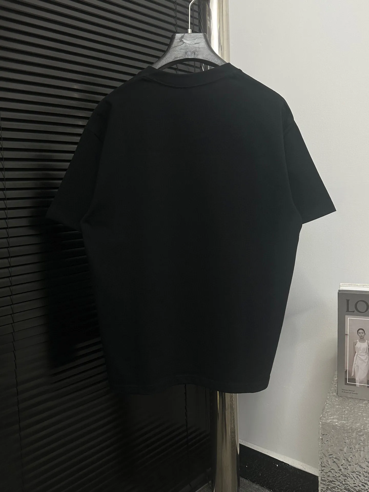 🅿️170 [CELINE] Celine 24ss letter logo short-sleeved T-shirt. Pure cotton double yarn jersey fabric, custom-dyed in the same vat, special thickened 32 pieces, double-strand 1×1 rib, double-needle sewing and cross-stitch technology, original main mark, washed tag, moisture-proof paper packaging, color: black, white, size: XS-L