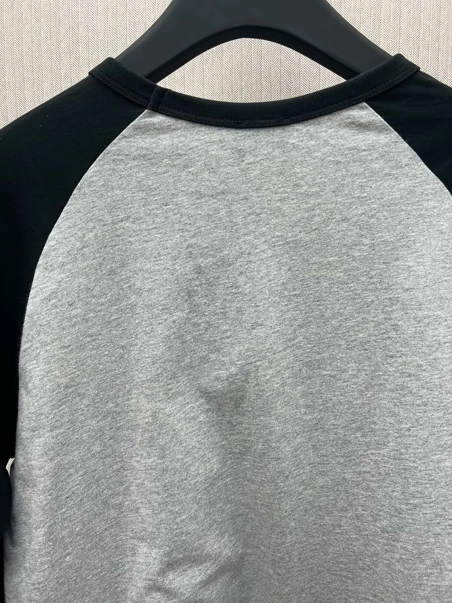 🅿️280 Celine 25ss new printed loose fit, raglan sleeve T-shirt, high version, women's style, gray and black, code number: S.M.L.