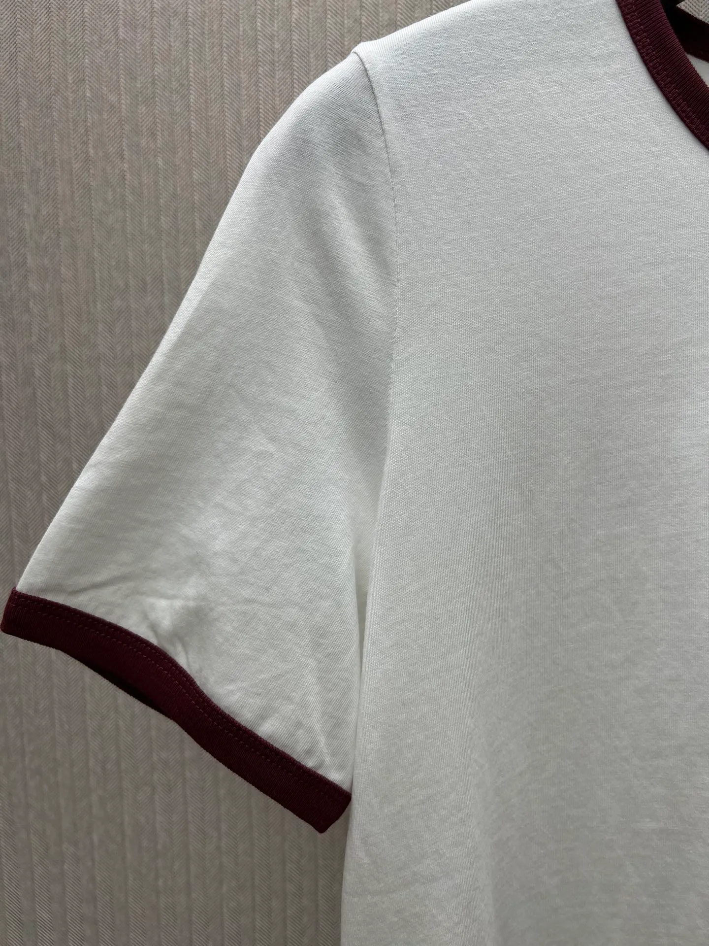 🅿️240 Celine 25ss new Chinese Valentine's Day limited edition T-shirt short sleeves, 100% cotton CELINE badge embroidery, classic round neck short sleeves, contrasting ribbed trim, made in Portugal. Size: S.M.L.
