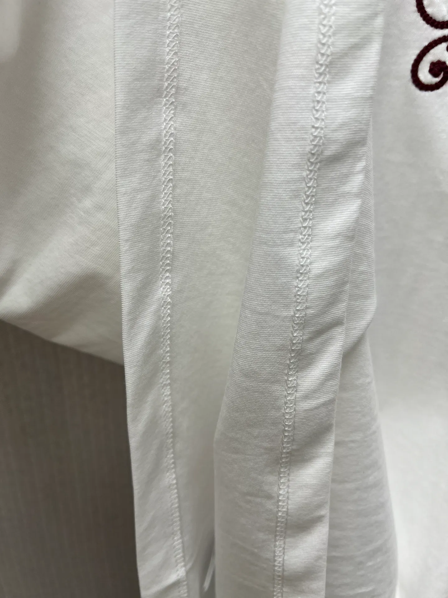 🅿️240 Celine 25ss new Chinese Valentine's Day limited edition T-shirt short sleeves, 100% cotton CELINE badge embroidery, classic round neck short sleeves, contrasting ribbed trim, made in Portugal. Size: S.M.L.