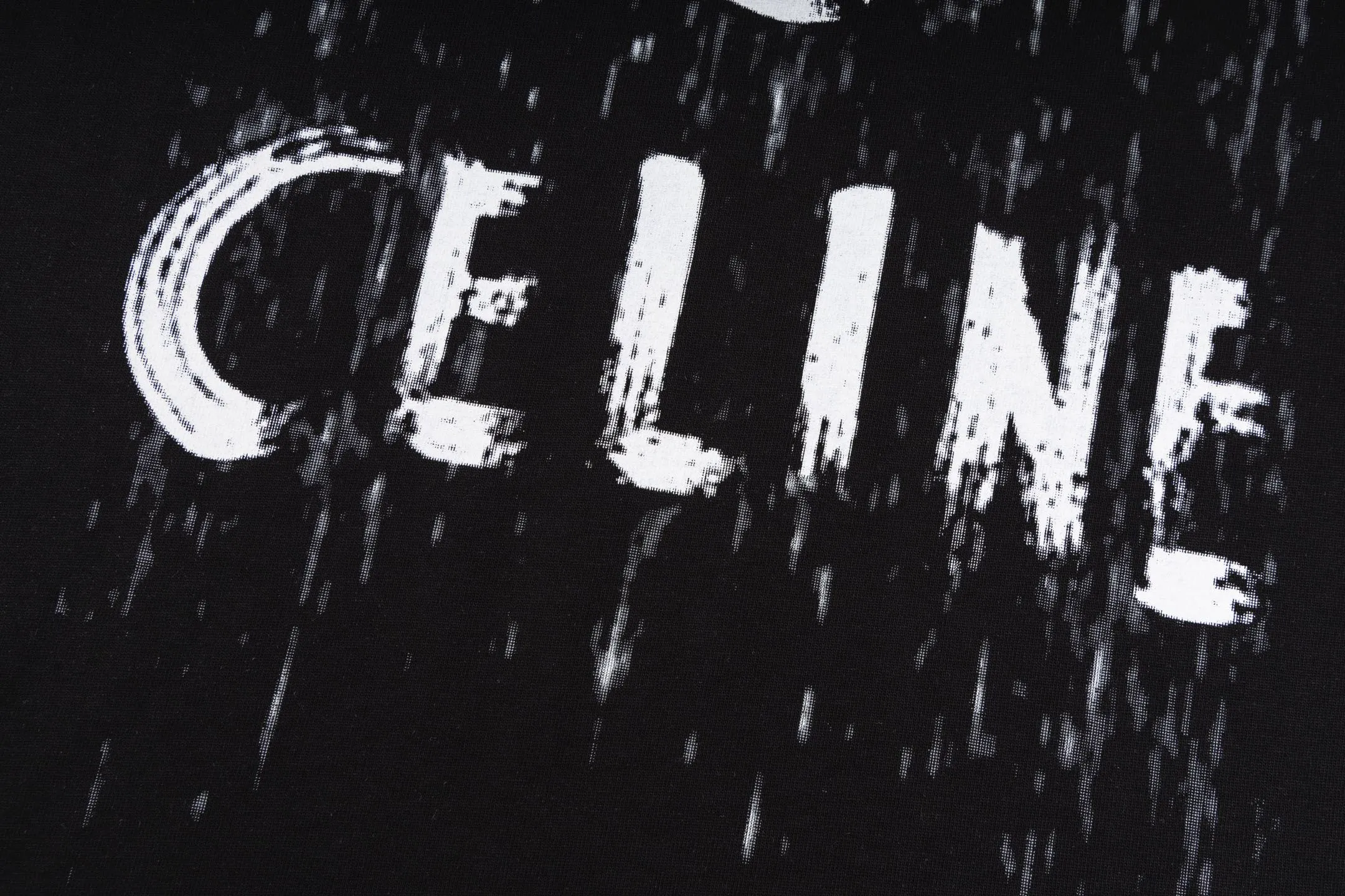 🅿️170 Style #Z5 Celine limited letter logo printed round neck short sleeves Same style as CELINE official website Fabric: 32-count double yarn 280g pure cotton fabric Weaving and dyeing threads of the same color in the same cylinder Process: imported machine white ink direct-jet printing process Supporting: complete three-label cardboard oil paper code sticker packaging High-temperature pre-shrinking process before production, no shrinkage and deformation Imported machine professional plate making os version can wear up to 200 pounds The size is measured manually. The error of 2-3cm is normal. Color: black white size: s m l xl