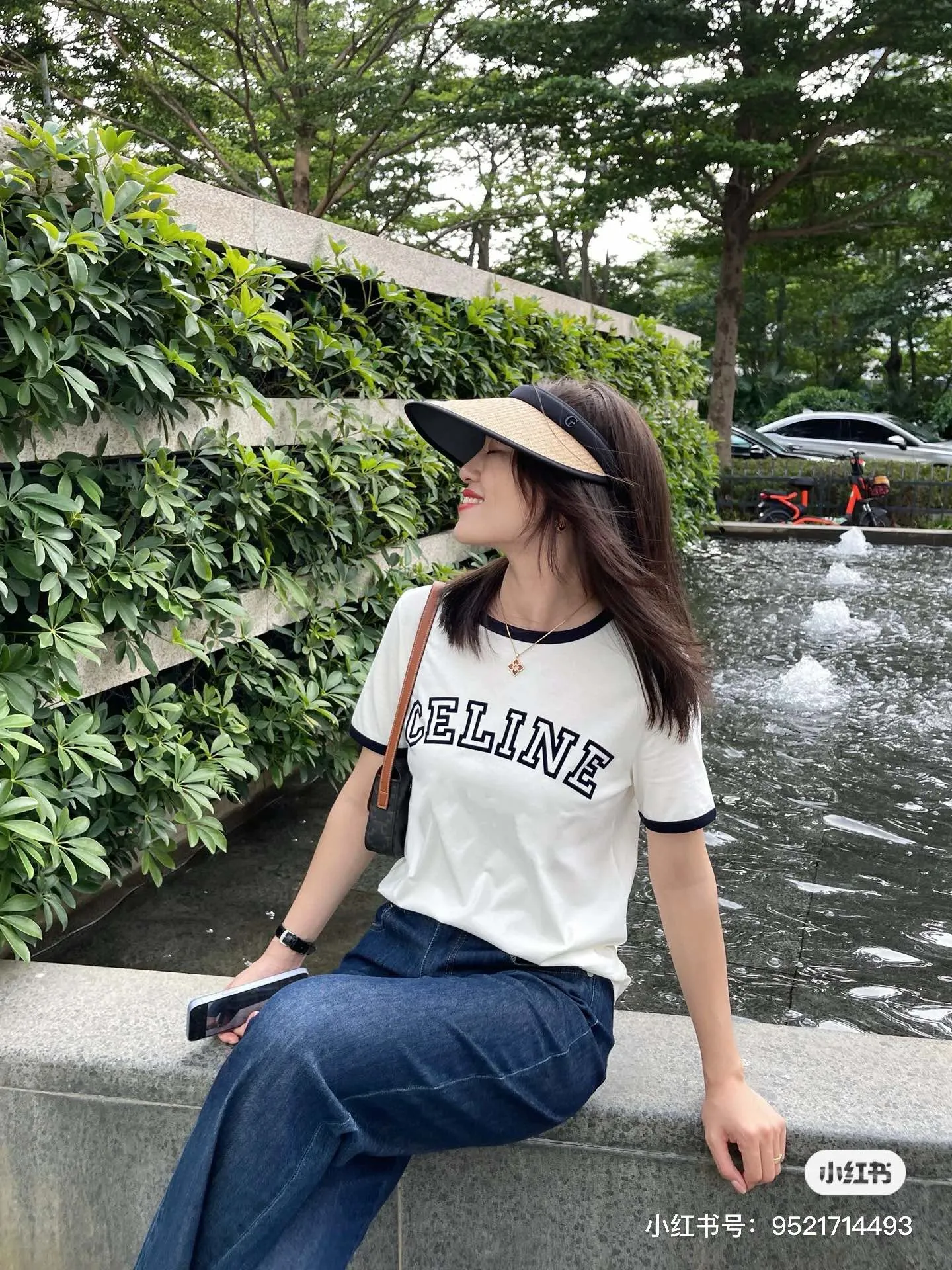 🅿️130 M256#Celine•🇫🇷25ss new stitching contrasting color flocking short-sleeved T-shirt ✅✅✅ Focus on quality and compare at will Size: S M L Color: Gray White