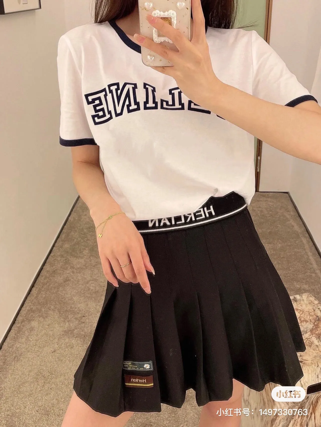 🅿️130 M256#Celine•🇫🇷25ss new stitching contrasting color flocking short-sleeved T-shirt ✅✅✅ Focus on quality and compare at will Size: S M L Color: Gray White