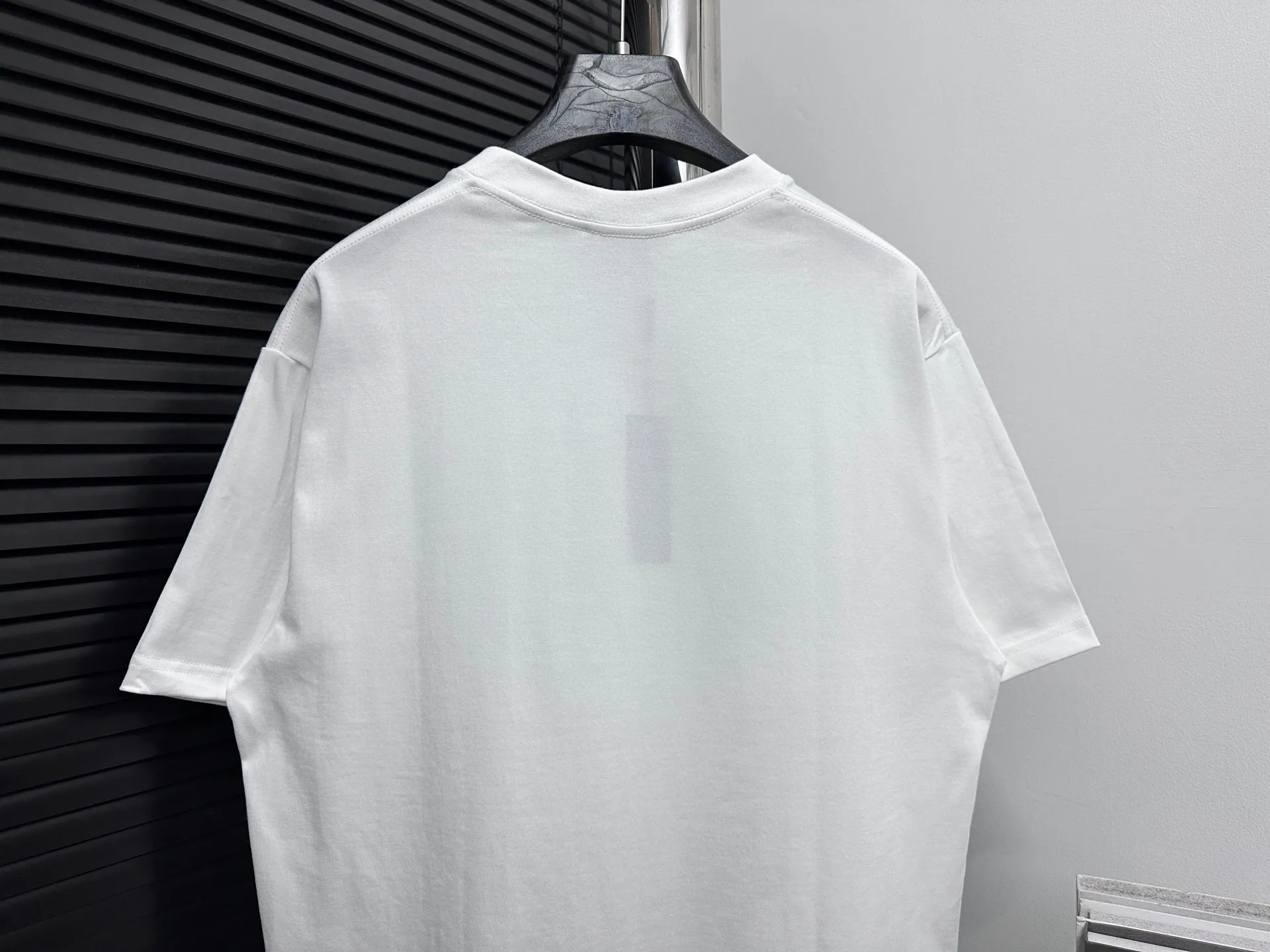 🅿️170 [CELINE] Celine letter logo printed couple's short-sleeved T-shirt. Made of high-cost 280g double-ply double-yarn pure cotton fabric. Thick and wide. Three-dimensional os tailoring. Fashionable and versatile. The same style as the Internet celebrity. Craftsmanship. Simplicity reveals a fashionable atmosphere. Same style for men and women. Original main wheat washed tag moisture-proof paper packaging👍 Color: black white Size: XS-L