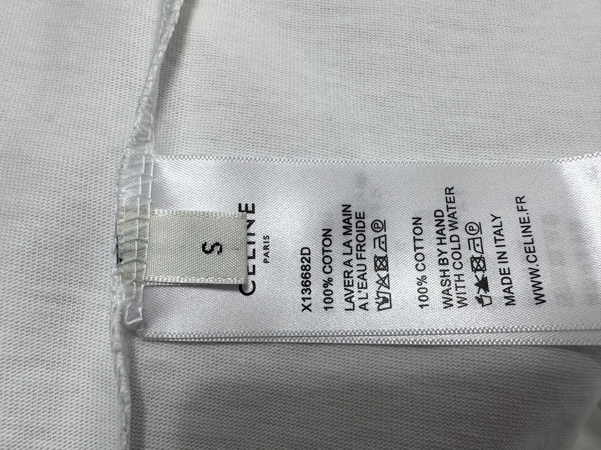 🅿️170 [CELINE] Celine letter logo printed couple's short-sleeved T-shirt. Made of high-cost 280g double-ply double-yarn pure cotton fabric. Thick and wide. Three-dimensional os tailoring. Fashionable and versatile. The same style as the Internet celebrity. Craftsmanship. Simplicity reveals a fashionable atmosphere. Same style for men and women. Original main wheat washed tag moisture-proof paper packaging👍 Color: black white Size: XS-L
