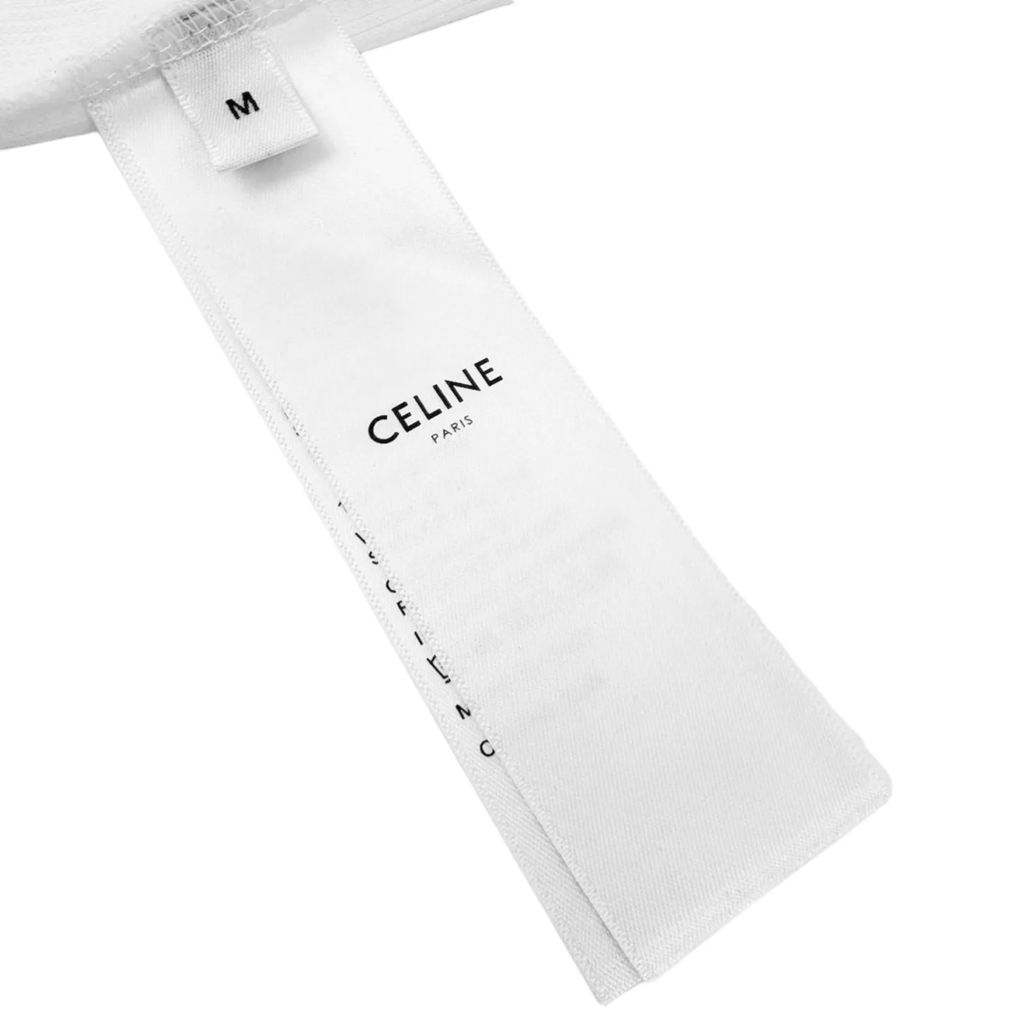 🅿️310 [Exclusive supply] Celine Arc de Triomphe embroidered knitted long sleeves (white). Original purchase and development of 5,900. The fabric is made of custom-made elastic and tough cotton knitted silk. It is soft and smooth, comfortable and skin-friendly. It is based on pure and simple white. The iconic Celine Arc de Triomphe embroidery is embroidered on the chest. It is lifelike and highly recognizable. The classic Henry collar shape and three buttons are neatly arranged, adding a touch of retro charm to the simple body. Showing elegant style, minimalist elegance, natural craftsmanship, using imported machine embroidery technology, using advanced computer control systems and precision mechanical components to realize the Arc de Triomphe embroidery operation with high precision, smooth and delicate lines, and the fabrics have been washed, with better hand feel and texture, not easy to deform, not easy to shrink, not easy to fade, and maintain long-term beauty. Size:S/M/L/XL