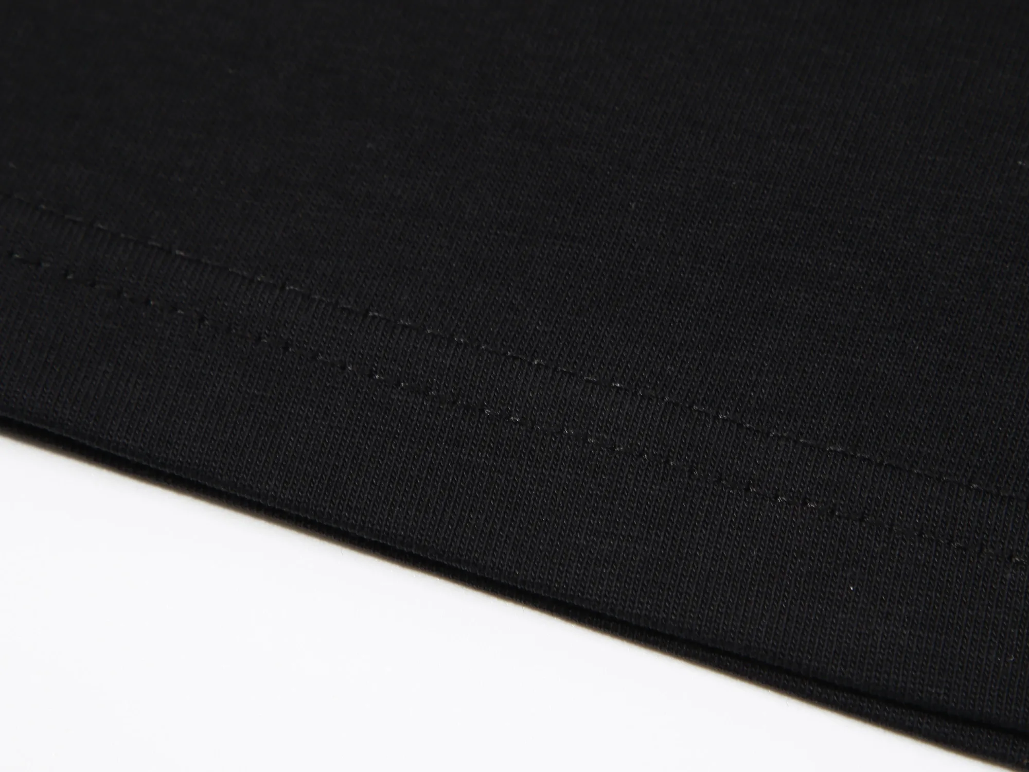 🅿️160 Celin* Celine printed letters‼ ️Short-sleeved T-shirt® *Customized 280g cotton fabric, the fabric is soft, skin-friendly and comfortable *Laminated letter logo on the front *A very simple and elegant one that is unparalleled in terms of upper body comfort, interpreting your luxury and taste, and creating your fashionable charm. ⚠️Washing method: It is recommended to dry clean or wrap the reverse side in a laundry bag and machine wash it quickly in cold water and let it dry naturally! ⚠️ Unisex style 𝐂𝐎𝐋𝐎𝐔𝐑: White Black 𝐒𝐈𝐙𝐄: S-XL