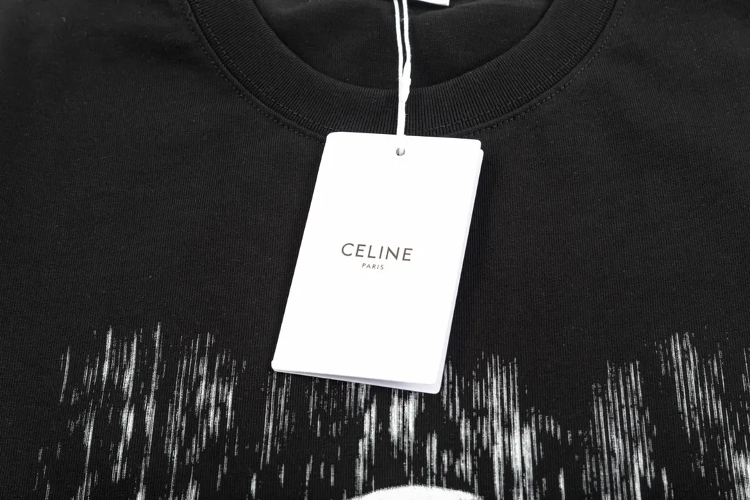 🅿️170 high version Celine Celine 2025 new style customized 310g double yarn pure cotton fabric hand-painted graffiti letter logo same style for men and women short-sleeved T-shirt Color: Black Size: S-XL