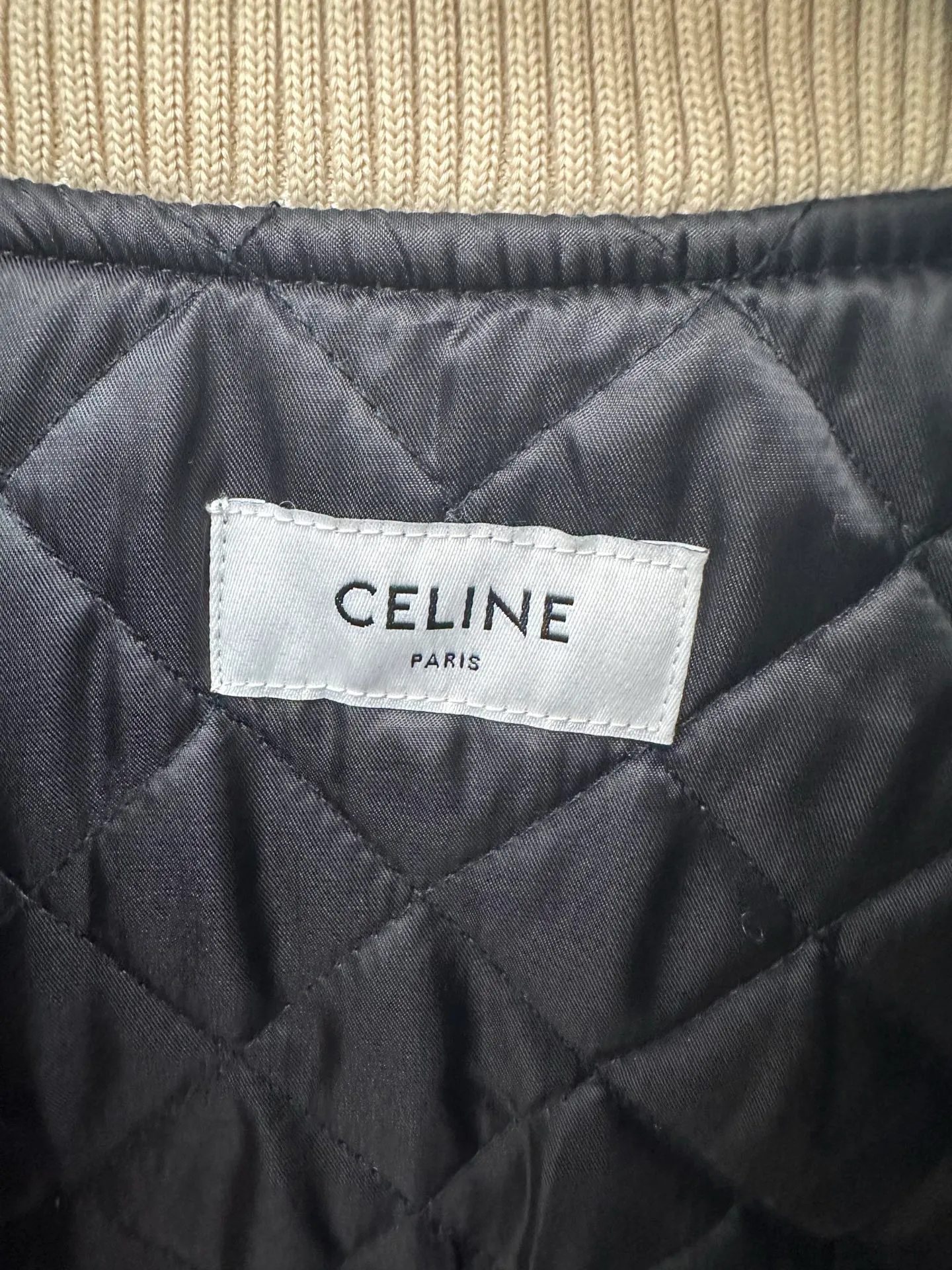 🅿️720 CEL2025FW Early Autumn New Style Washed denim spliced ​​baseball uniform White logo embroidery on the chest CE PARIS letter printing on the back Denim main body with off-white leather sleeves Classic baseball collar design Diamond quilting inside Silver metal buckle closure Casual style Can be worn by any person Uniform for men and women Size: S M L XL