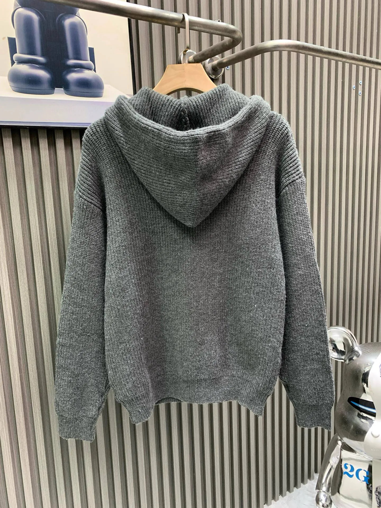 🅿️370 gray