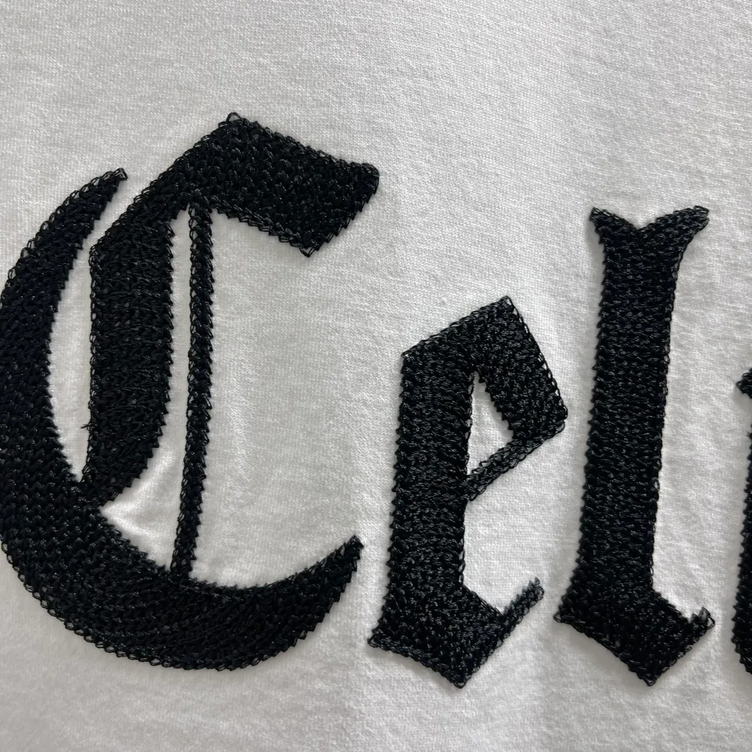 🅿️270 🧧CELI*E Gothic Embroidery Cotton Jersey T Size: S-XL CELINE Gothic Embroidery Loose fit Round neck Collar and hem decorated with contrasting ribbed trim