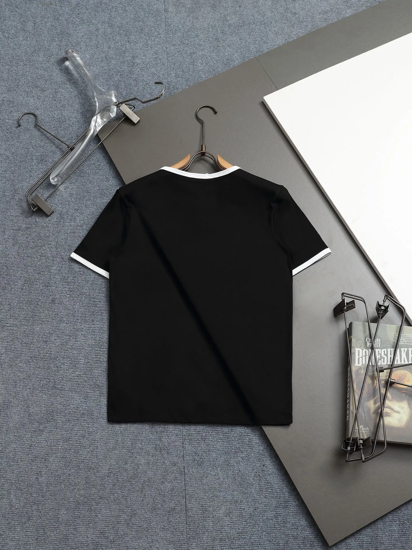 🅿️170 CELINE/Céline Arc de Triomphe classic T-shirt short sleeves. Exclusive custom-woven and dyed pure cotton material. Soft and comfortable. PARIS Arc de Triomphe logo printed on the front. The latest brick cabinet synchronization in spring and summer. Loose version. Same style for men and women. White color. Size: XS-L