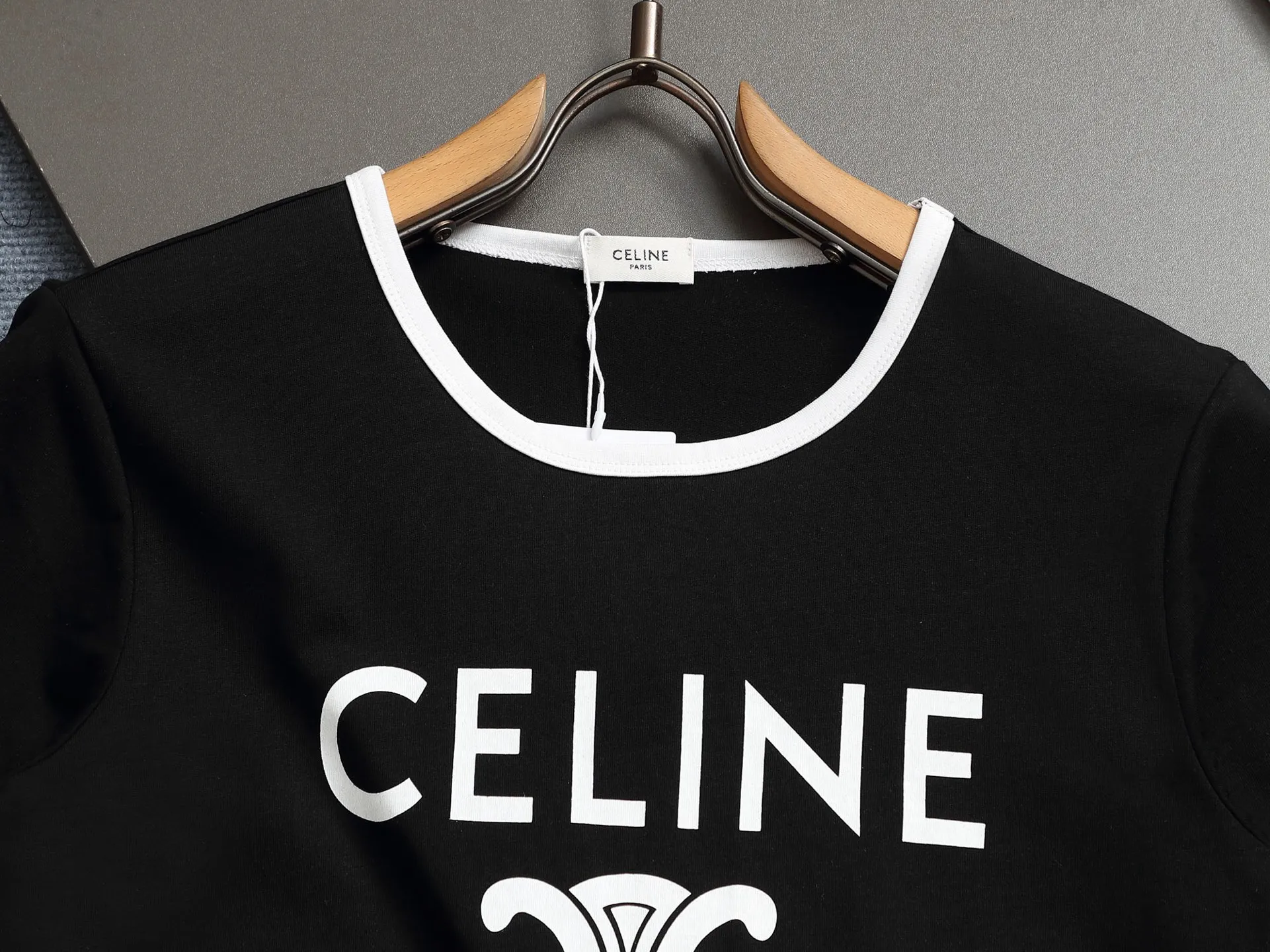 🅿️170 CELINE/Céline Arc de Triomphe classic T-shirt short sleeves. Exclusive custom-woven and dyed pure cotton material. Soft and comfortable. PARIS Arc de Triomphe logo printed on the front. The latest brick cabinet synchronization in spring and summer. Loose version. Same style for men and women. White color. Size: XS-L