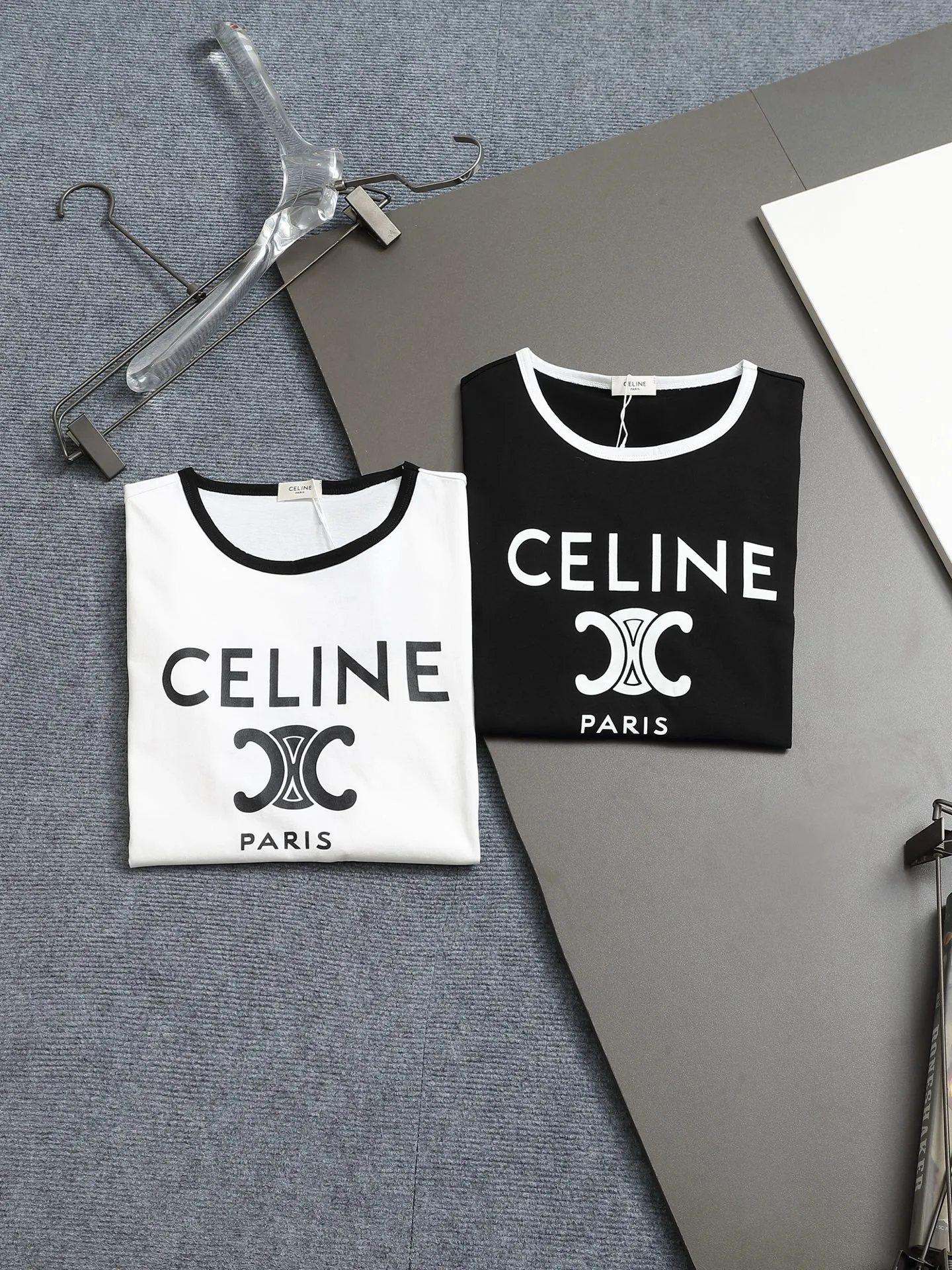 🅿️170 CELINE/Céline Arc de Triomphe classic T-shirt short sleeves. Exclusive custom-woven and dyed pure cotton material. Soft and comfortable. PARIS Arc de Triomphe logo printed on the front. The latest brick cabinet synchronization in spring and summer. Loose version. Same style for men and women. White color. Size: XS-L