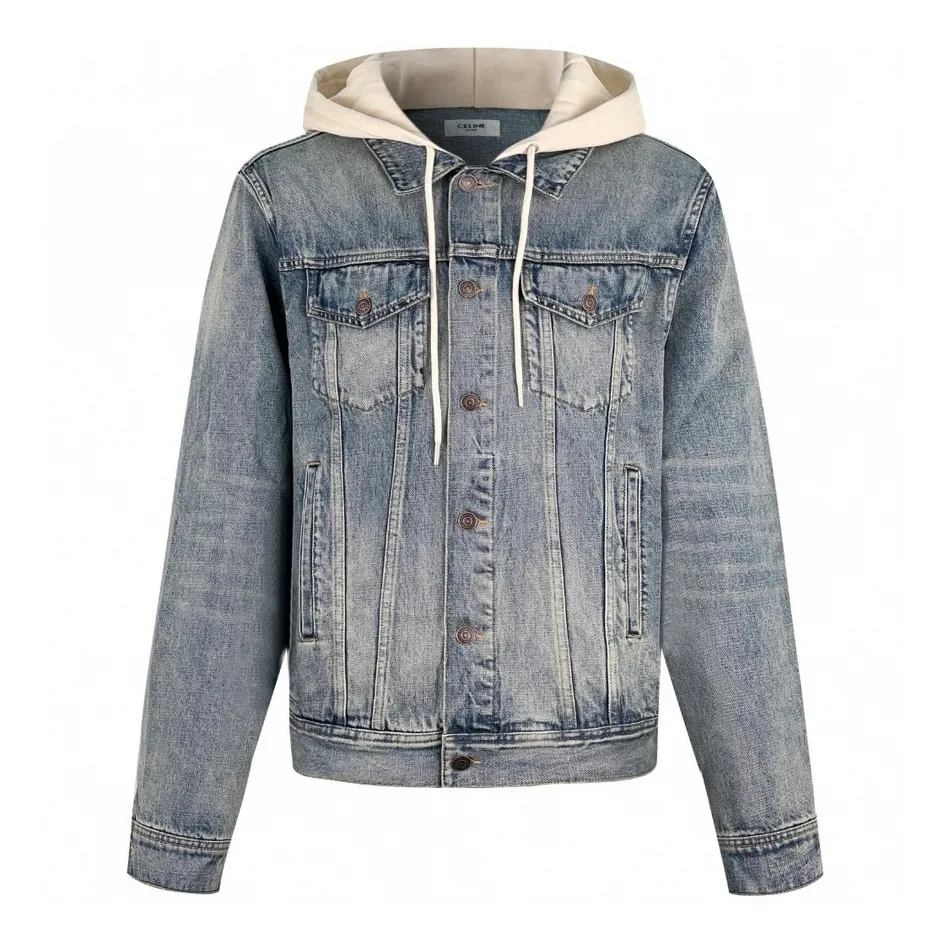 🅿️560 [Exclusive supply] Celine 24FW hooded denim jacket (blue). Original purchase and development of 14,500 yuan. The fabric is made of customized high-density cotton twill denim. It is full of texture and comfortable to the skin. It is painted in classic retro black and is full of natural purity and simplicity. The front panel is simple and neat in clean fit style. The Celine mark is on the hood. It is not noisy but has its own sound. The original charm of the denim jacket is outlined with clean and neat lines. The charm of simplicity and the charm of versatility. The whole garment is washed with medium filtration. A special solution is used to remove stains and slight fading. Then it is washed with snowflakes. It is faded by strong washing methods to make the color more uniform. Complex workmanship and high loss; pure manual high-elastic offset printing technology. Every coloring. Every press. After repeated pulling, the original shape and color are still maintained during washing and other processes. It can better reflect the craftsman's exquisite skills and control of details. The entire garment is sewn using an embedded clamping machine. The embedded clamping machine can control the distance between the double needles by changing the needle position to achieve seamless, smooth and tidy splicing. Size:S-M-L-XL