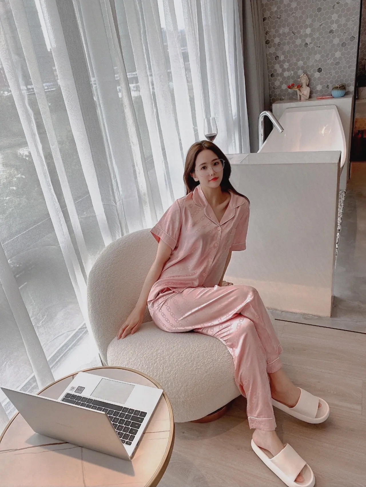 🅿️360 CELINE home wear, high-definition Korean silk fabric, skin-friendly, soft and comfortable Size: XS～M