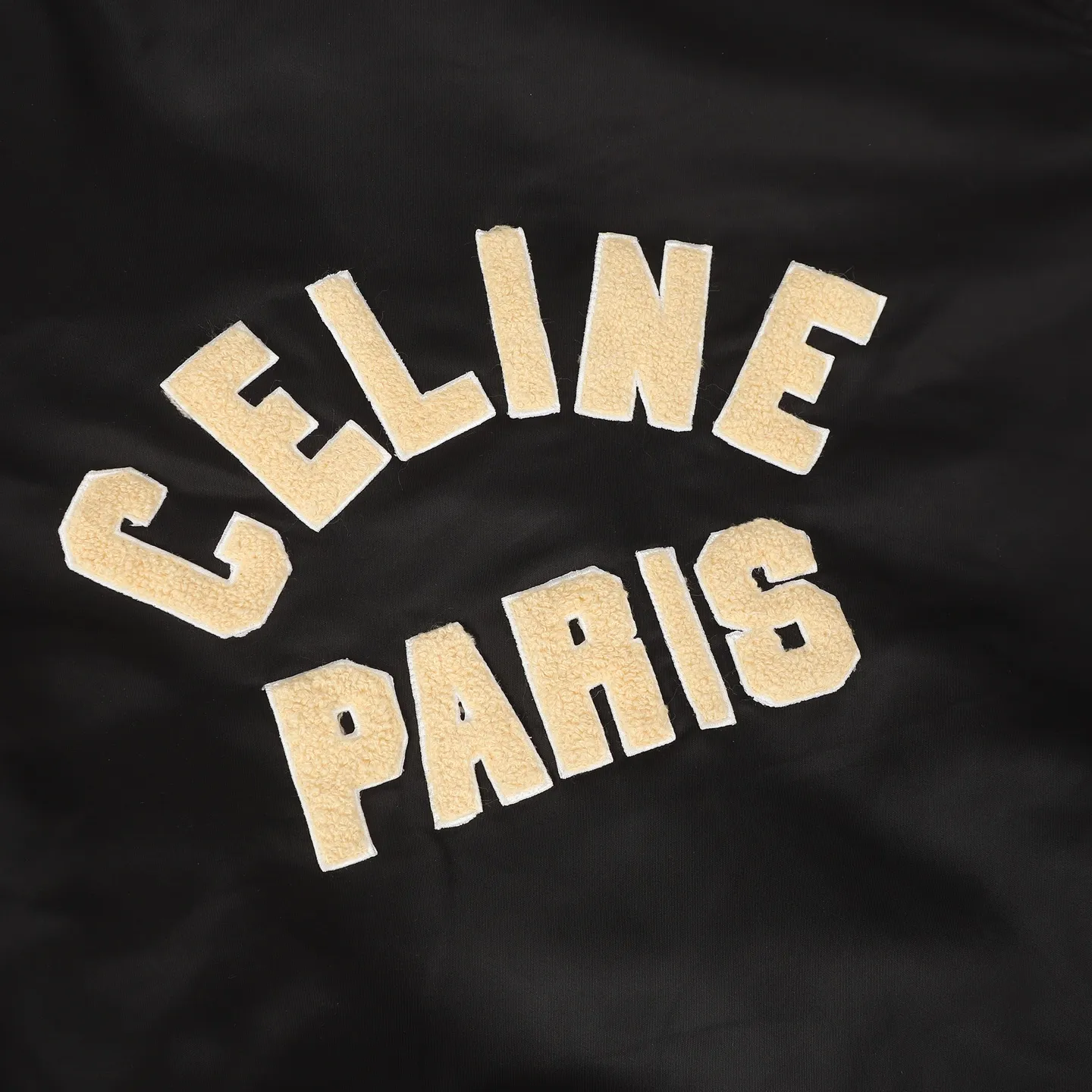 🅿️520 Celine 23FW hooded baseball jacket cotton jacket, originally purchased for 15,800, double fabric splicing: the outer black is satin technical fabric, the front and back panels are customized with towel embroidery, the letters are laser cut first, and made using an imported Tajima embroidery machine. The hood and lining are made of 100% cotton fabric, with a thin cotton lining, two-color thread custom-woven yarn, thread weaving on a flat knitting machine, and processed by a first-line factory. You can compare the quality at will. The style is the same for men and women. It is a treasured Hedi masterpiece that is worth collecting. It is different from the white thread version on the market. size: XS S M L