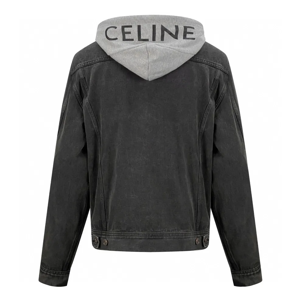 🅿️560 [Exclusive supply] Celine 24FW hooded denim jacket (grey). Original purchase and development of 14,500 yuan. The fabric is made of customized high-density cotton twill denim. It is full of texture and comfortable to the skin. It is painted in classic retro black and is full of natural purity and simplicity. The front panel is simple and neat in clean fit style. The Celine mark is on the hood. It is not noisy but has its own sound. The original charm of the denim jacket is outlined with clean and neat lines. The charm of simplicity and the charm of versatility. The whole garment is washed with medium filtration. A special solution is used to remove stains and slight fading. Then it is washed with snowflakes. It is faded by strong washing methods to make the color more uniform. Complex workmanship and high loss; pure manual high-elastic offset printing technology. Every coloring. Every press. After repeated pulling, the original shape and color are still maintained during washing and other processes. It can better reflect the craftsman's exquisite skills and control of details. The entire garment is sewn using an embedded clamping machine. The embedded clamping machine can control the distance between the double needles by changing the needle position to achieve seamless, smooth and tidy splicing. Size:S-M-L-XL