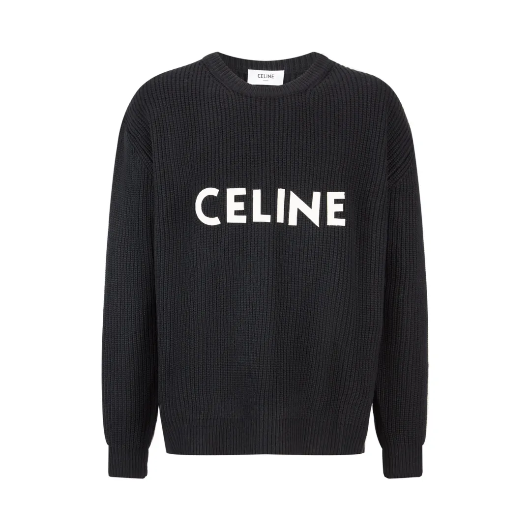🅿️490 [Exclusive supply] Celine 21FW patchwork crew neck sweater (black). The original version was purchased and developed for 10,500. The fabric is made of custom-woven white velvet 55 wool and 45 small white cotton. The fabrics are mixed and matched to create a ready-to-wear effect that is three-dimensional and not easily deformed. The chest patch fabric is made of real deer suede leather with a plush feel. The version that is not available on the market is entirely made of fabric. The chest logo is embroidered with patches, and the customized logo is compounded on both sides with computer laser to create a three-dimensional effect. The patch is glued and positioned on the surface of the clothes using a computer, and imported No. 7 fine needles are used to route the patch logo tightly to the clothes. Size:S-M-L