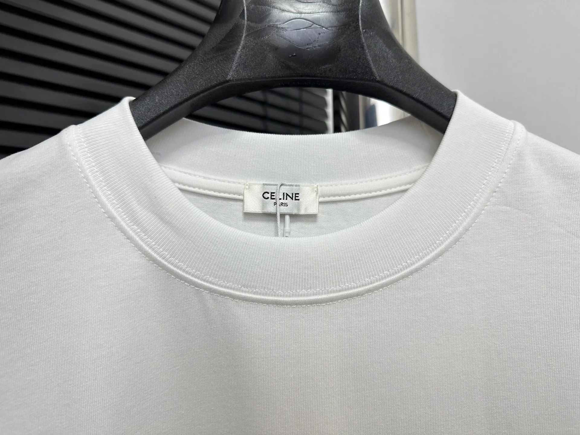 🅿️170 [CELINE] Celine 24ss letter logo short-sleeved T-shirt. Pure cotton double yarn jersey fabric, custom-dyed in the same vat, special thickened 32 pieces, double-strand 1×1 rib, double-needle sewing and cross-stitch technology, original main mark, washed tag, moisture-proof paper packaging, color: black, white, size: XS-L