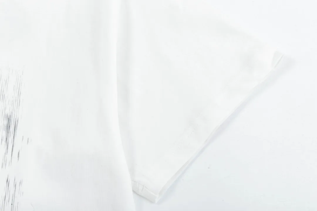 🅿️170 high version Celine Celine 2025 new style customized 310g double yarn pure cotton fabric hand-painted graffiti letter logo same style for men and women short-sleeved T-shirt Color: White Size: S-XL