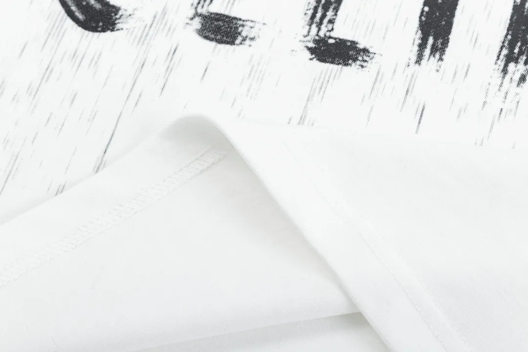 🅿️170 high version Celine Celine 2025 new style customized 310g double yarn pure cotton fabric hand-painted graffiti letter logo same style for men and women short-sleeved T-shirt Color: White Size: S-XL