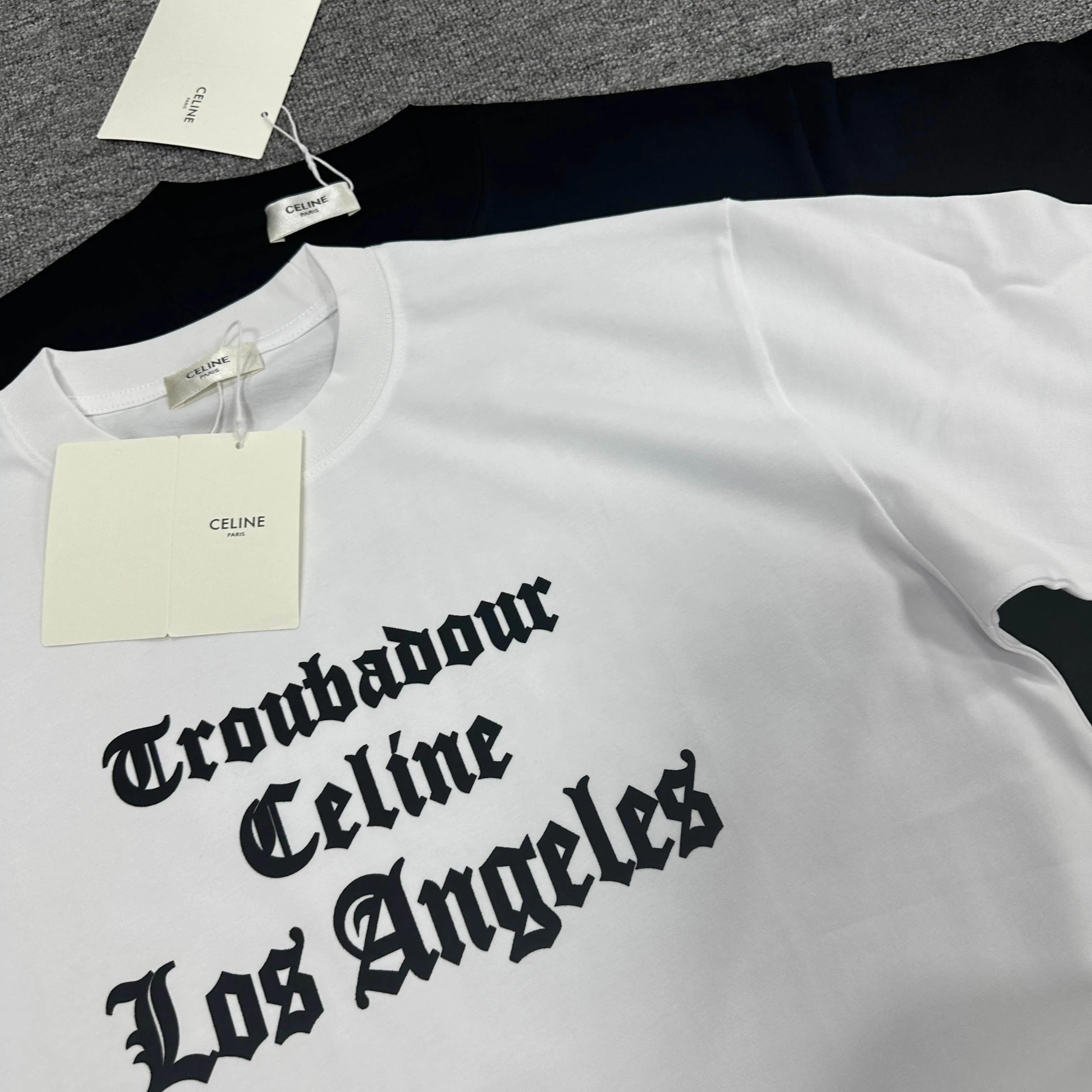 🅿️180 Celi*ne Celin Celin 2025 spring and summer style simple letters three-dimensional foaming process personalized logo customized double yarn plain cotton fabric short-sleeved T-shirt for men and women. Size: S (90-130 catties) M (120-150 catties) L (140-165 catties) XL (160-180 catties) XXL (180-210 pounds) Color: black white