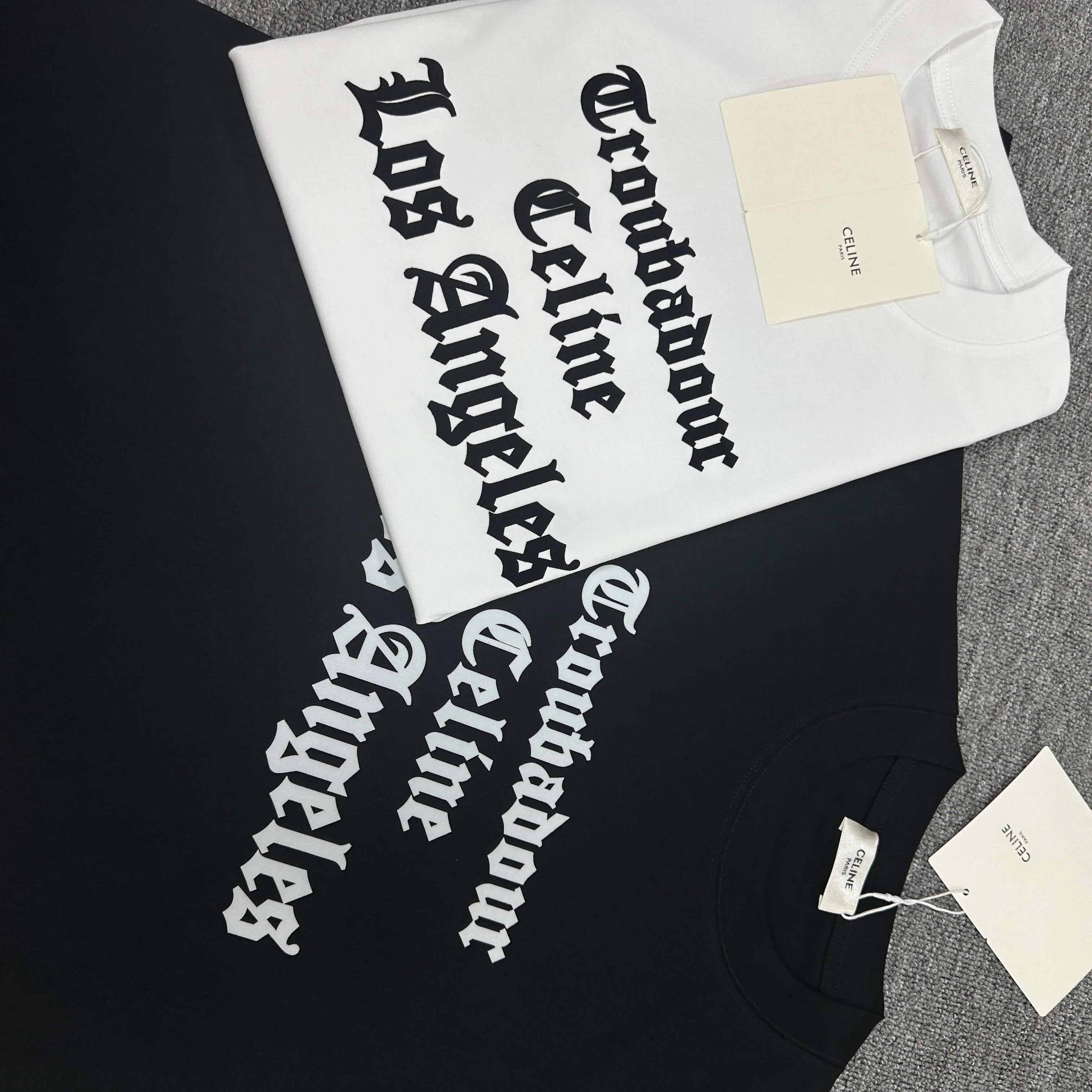 🅿️180 Celi*ne Celin Celin 2025 spring and summer style simple letters three-dimensional foaming process personalized logo customized double yarn plain cotton fabric short-sleeved T-shirt for men and women. Size: S (90-130 catties) M (120-150 catties) L (140-165 catties) XL (160-180 catties) XXL (180-210 pounds) Color: black white