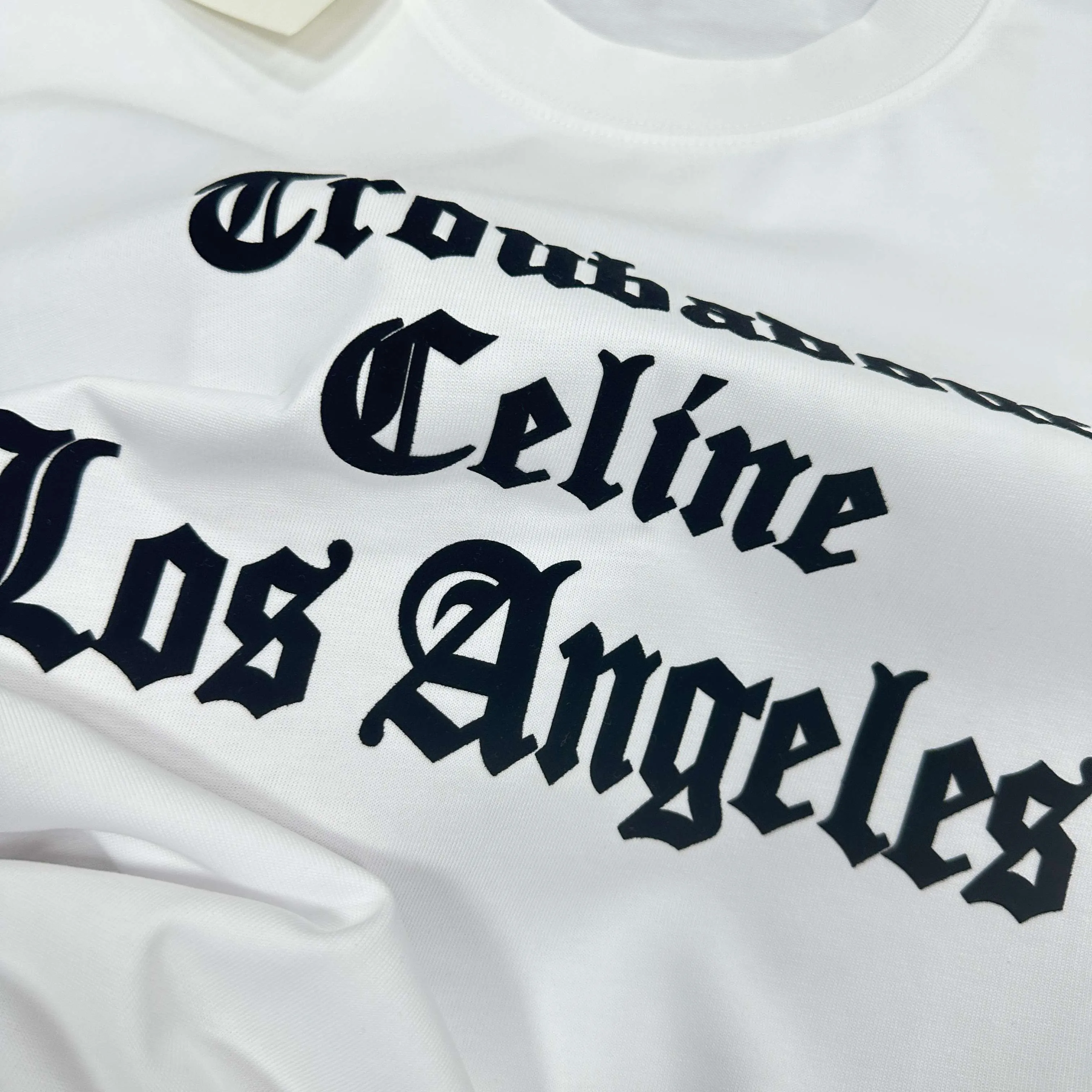 🅿️180 Celi*ne Celin Celin 2025 spring and summer style simple letters three-dimensional foaming process personalized logo customized double yarn plain cotton fabric short-sleeved T-shirt for men and women. Size: S (90-130 catties) M (120-150 catties) L (140-165 catties) XL (160-180 catties) XXL (180-210 pounds) Color: black white
