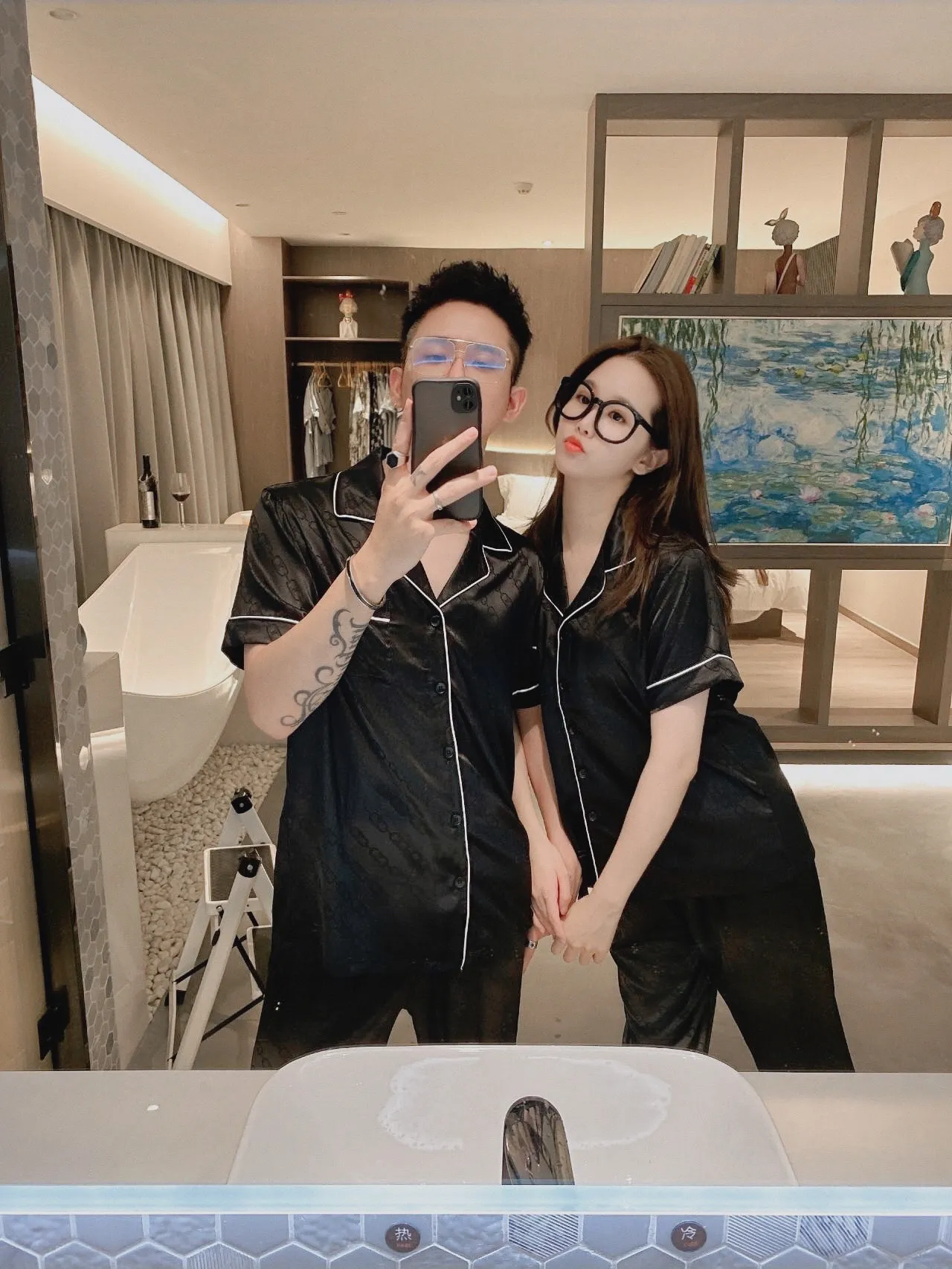 🅿️360 CELINE home wear, high-definition Korean silk fabric, soft and comfortable, same style for men and women, women's size: XS～M, men's size: M～XXXL