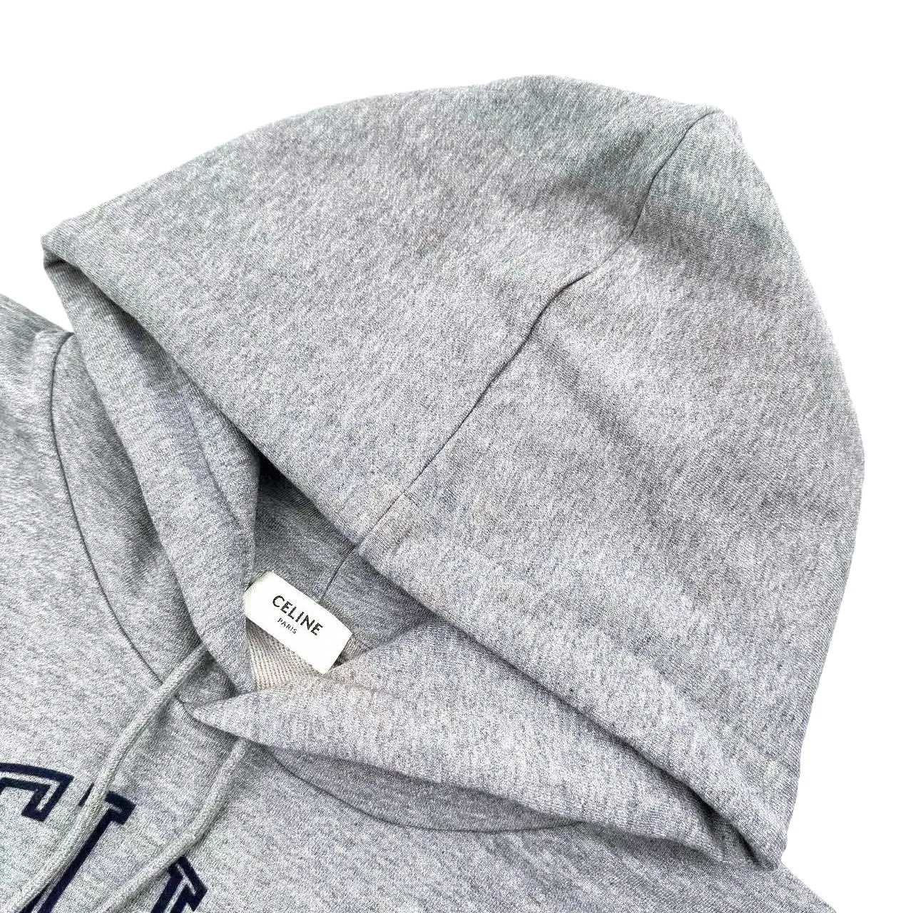 🅿️420 [Exclusive supply] Celine flocked letter hooded sweatshirt. The original version was purchased for 93,00 and developed. The fabric is made of custom-dyed heather gray moire cotton sweatshirt material. It has a fine texture and is comfortable and close to the skin. It is based on heather gray. It is low-key and rich in content. CELINE PARIS uses flocking technology to emerge three-dimensionally. The flocking is as delicate as velvet. It uses the dropped shoulder micro-profile as the skeleton and is precisely stuck at the golden point of laziness and procrastination. Every step brings dynamic beauty, turning tailoring into space art. Defining elegance with design, using electrostatic flocking technology. An innovative process that utilizes charge characteristics for surface decoration. The villi are negatively charged, and the villi are attracted by the plant body due to the different potentials. They accelerate vertically and fly to the surface of the object. They are washed first, then flocked, and then washed again. Through the combination of multiple washing and flocking processes, the textiles can obtain a delicate touch and unique appearance while ensuring firm flocking. It does not shed lint when washed, and the fabrics have been washed, giving it a better hand feel and texture. It is not easy to deform, shrink or fade, and maintains long-term beauty. Size:S-M-L-XL