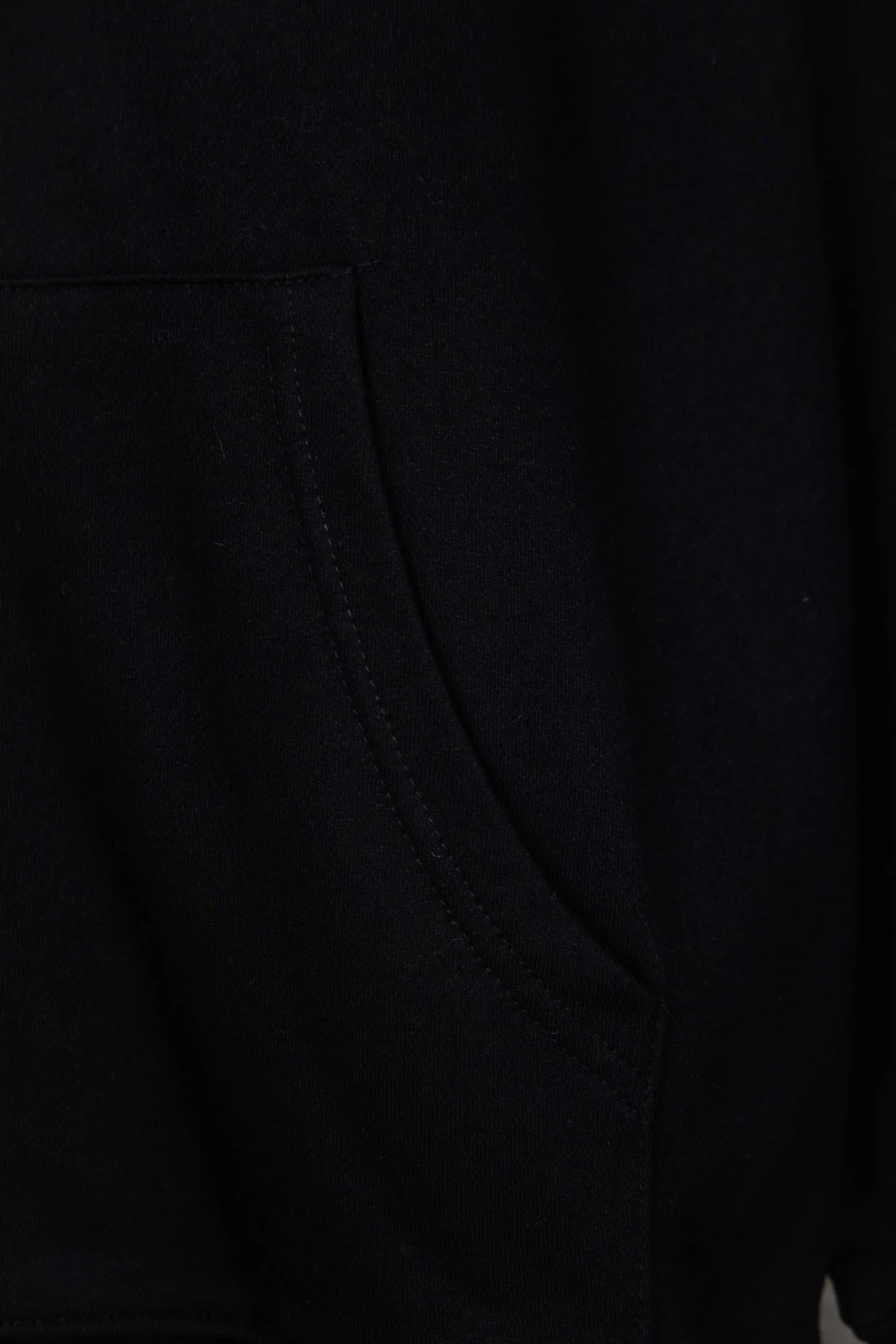 🅿️260 model number: M260 CELINE/Celine basic letter zipper hooded sweatshirt. Different from the Balenciaga style, CE brand fabrics do not pursue weight and thickness. This is a jacket for the spring and summer of 23, so the weight of the fabric will be relatively low, and the upper body will not feel very hot. It is more suitable for the current season. The classic CE printed logo on the chest, the overall fashion is loose, clean and fashionable, and the zipper hanging bell has the same letter LOGO laser as always. Size: S-xl