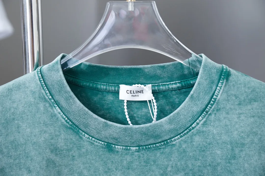 🅿️210 CELIN* 25SS early spring new style, short sleeves with appliqué embroidery and letter printing, light luxury, essential item for daily commuting for men and women, correct version, welcome to compare, detailed features · 280g 100% pure cotton double yarn jersey fabric · Custom dyed in the same cylinder, special thickened 32 count double-strand 1X1 thread · Laser towel patch design ➕ Thick version of waji letter design. Ready-made garments are dyed. Then do the faded fried snowflake process, then wash with water to make it look old. General washing to improve the effect · Double-needle stitching across seams · Original main mark, washed tag, branded moisture-proof paper packaging Color: black/grey/green Size: S/M/L/XL