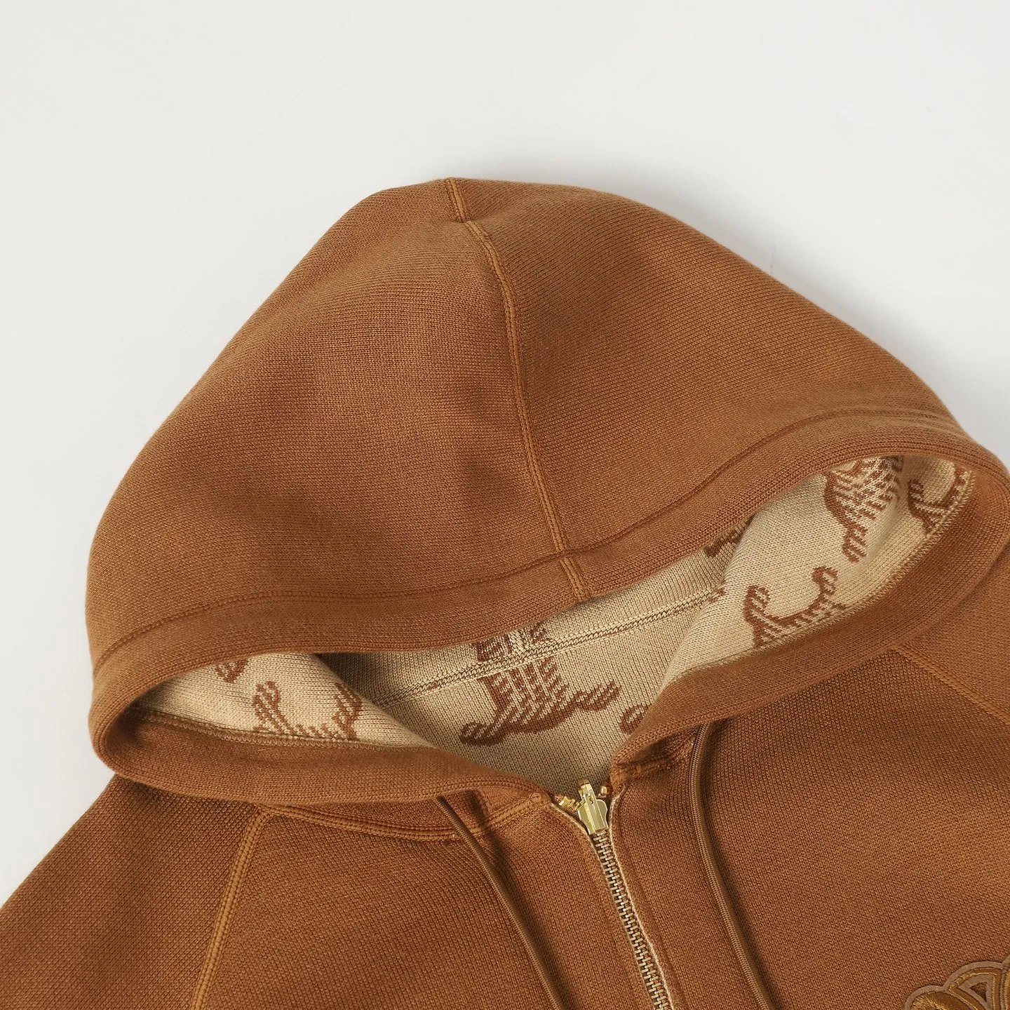 🅿️610 [Women's Style] CELINE/Celine's new autumn and winter reversible hooded jacket is fashionable and versatile. The soft fabric ensures comfort. It is visually simple and advanced, and does not choose style. It adopts a hooded design with an adjustable hood to suit different head sizes. The zipper is easy to open and close, making it easy to put on and take off every day. Color: Brown/White Size: S M L