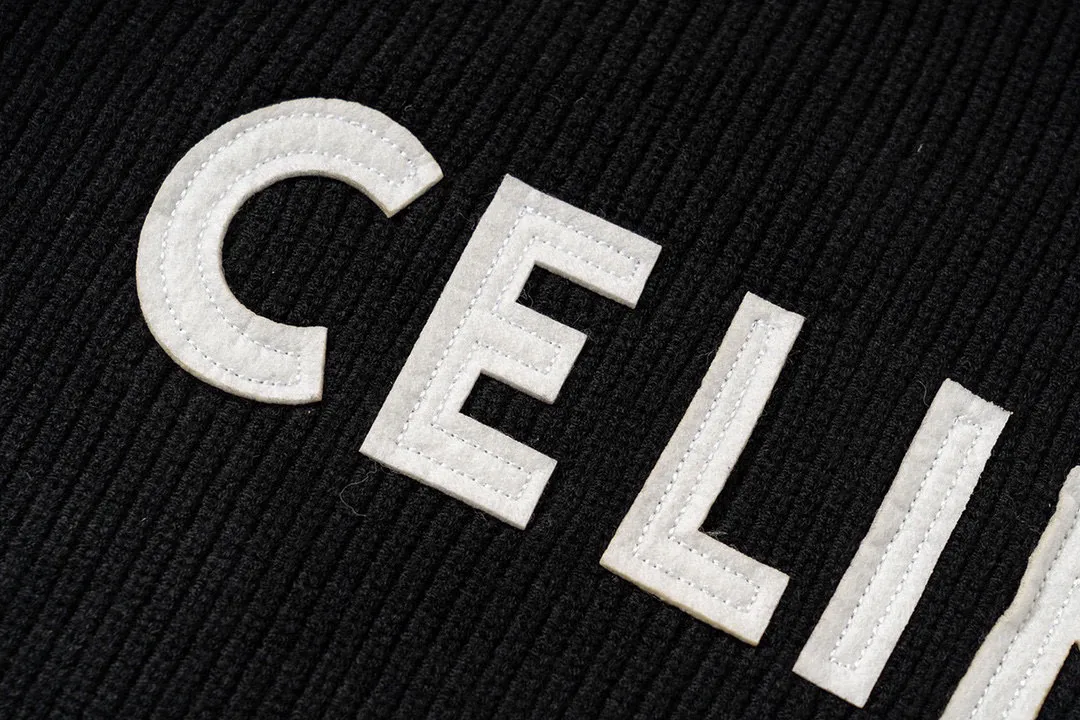 🅿️340 CELINE autumn and winter monogram round neck knitted sweater. Fabric: imported wool, hand-cuffed/feeling soft, smooth and comfortable. Jacquard: Large letters Accessories: Main label, washed label and hang tag all customized. Size: S-L