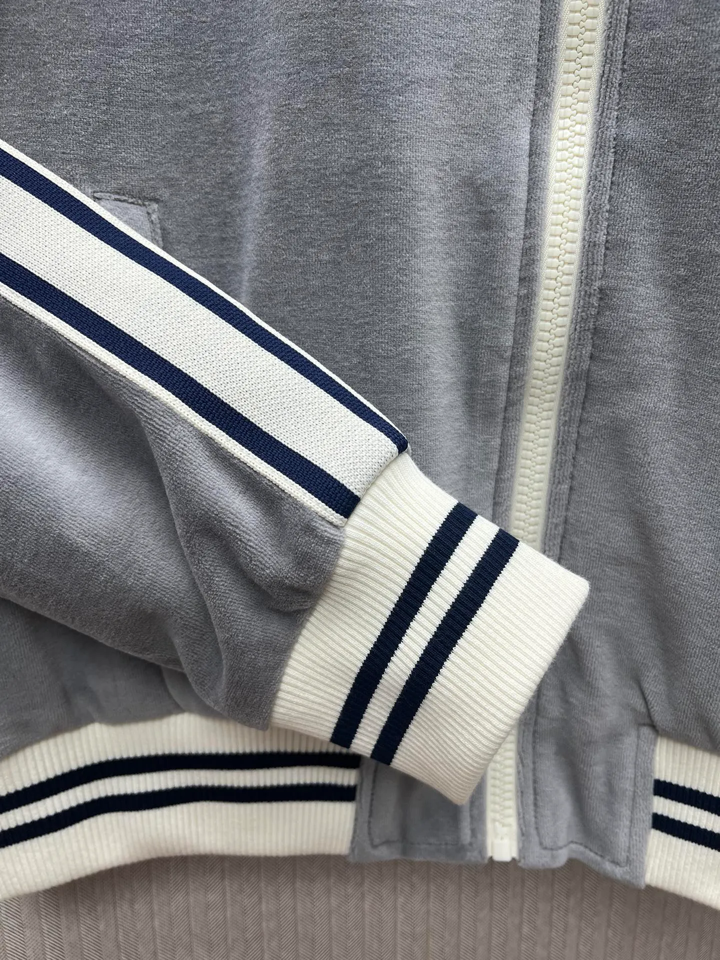 🅿️630 Celine 25ss new TRIOMPHE embroidered long-sleeved zipper baseball jersey women's high version code number: S.M.L.