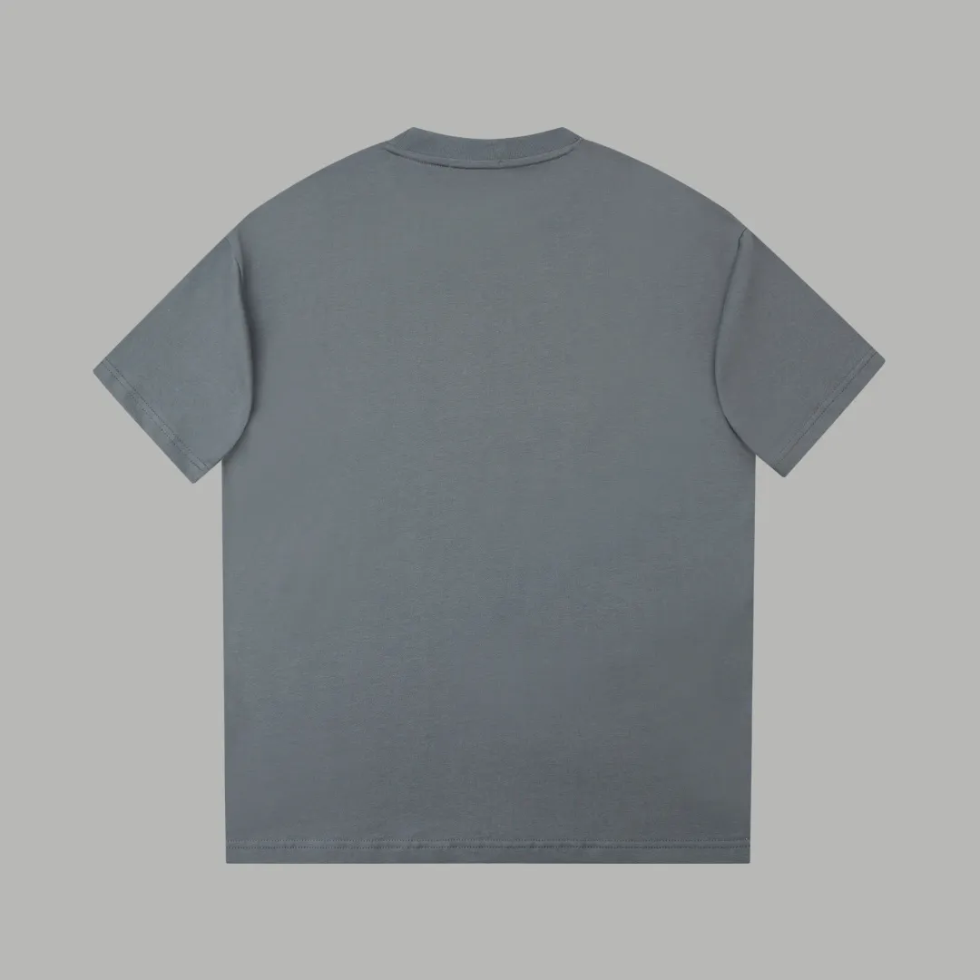🅿️200 ✨CEL✨🆕25SS spring and summer new short-sleeved style, light luxury, a must-have item for daily commuting for men and women, correct version, welcome to compare, detailed features · 260g 100% pure cotton double yarn jersey fabric · Custom dyed in the same cylinder, special thickened 32 double-ply 1X1 threads · Double-needle stitching and cross-stitch technology · Original main mark, washed tag, brand moisture-proof paper packaging Color: white/black/grey Size: S/M/L/XL
