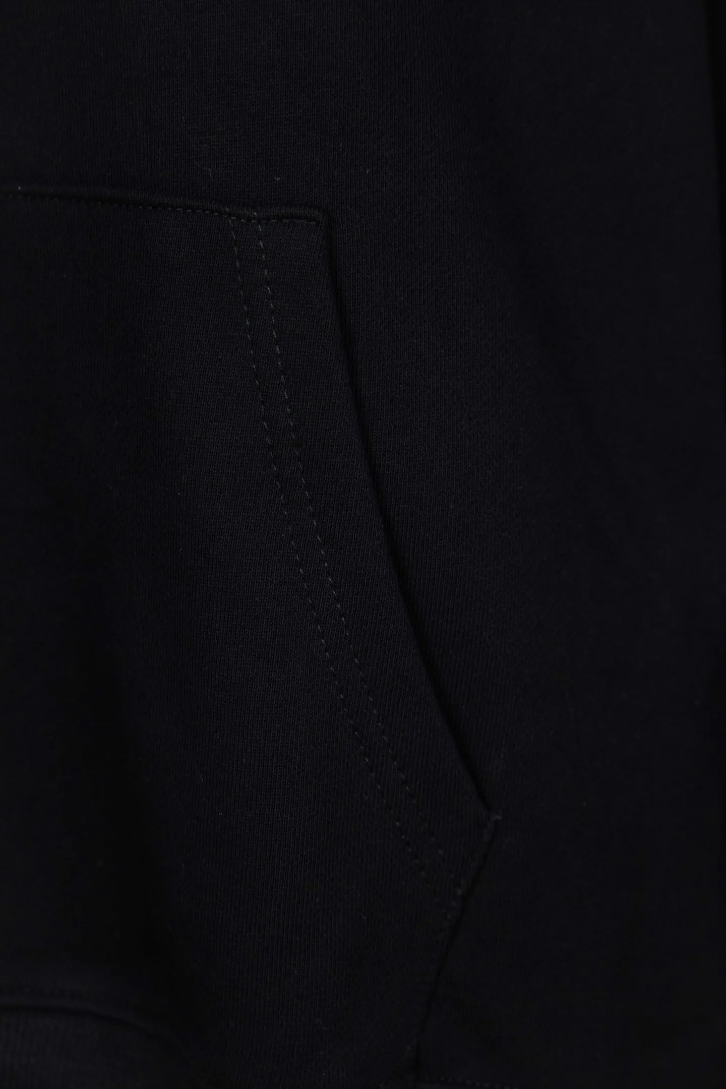 🅿️250 Style No.: M252 CELINE/Celine Web Letter Hooded Sweatshirt French fashion luxury brand CELINE adheres to style aesthetics, constantly advances in exploration, and designs many classic patterns that are very recognizable and memorable. 2022 autumn and winter new hooded terry sweatshirt. A clean and simple sweatshirt that is not fussy. Whoever wears it will look better! Customized hoodie webbing, custom-woven 400G high-weight knitted cotton fabric. It is very thick, comfortable and breathable, and feels skin-friendly. It is 100% loose and cut in OS style. The upper body is very elegant and high-end. The most popular item in the autumn and winter wardrobe is the sweatshirt. This can be worn directly into the spring without any problem. It is a multi-purpose garment that can be worn alone or as an inner layer. Size：S-XL